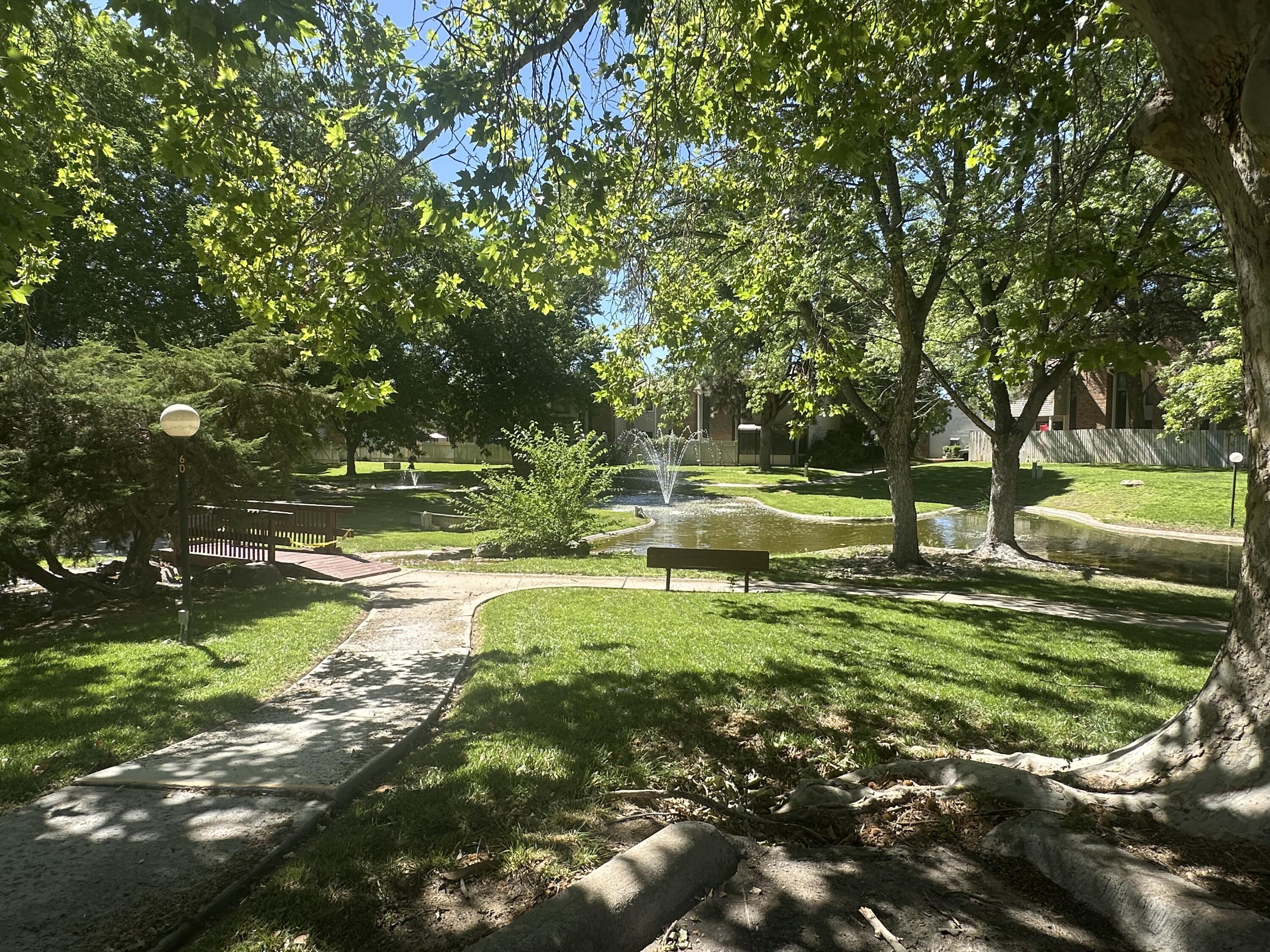 19 Lakeshore Drive NE