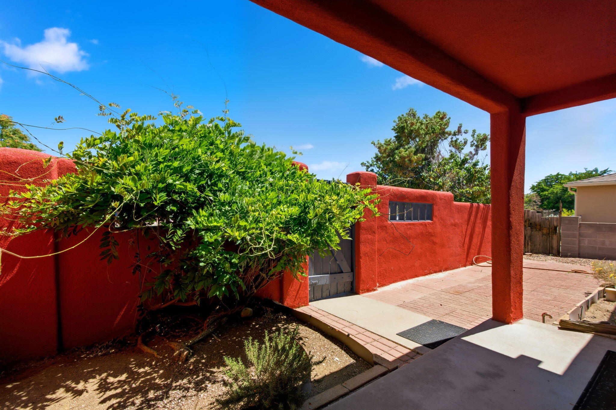9905 Mesa Arriba Avenue NE