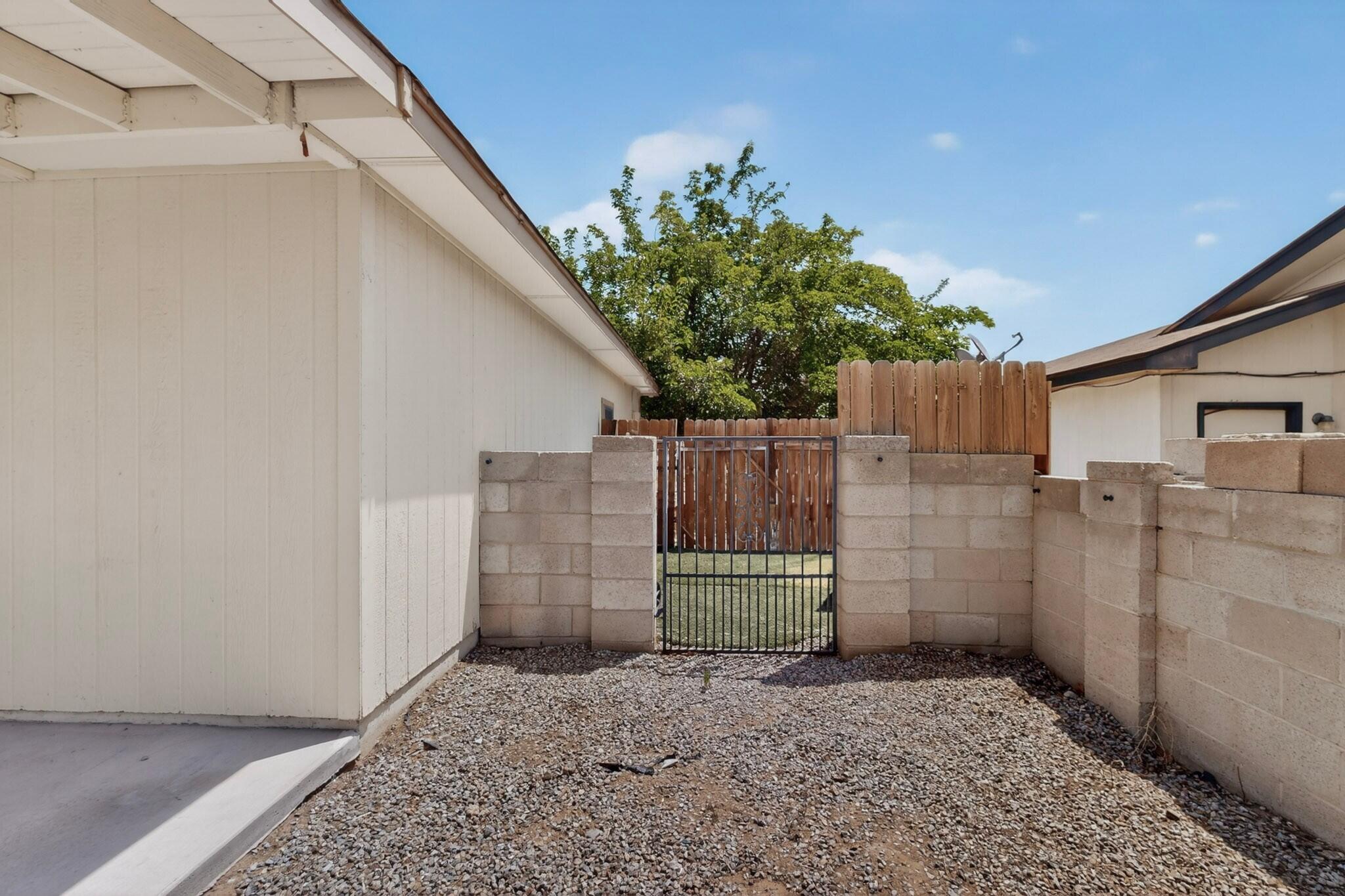 735 Stagecoach Road SE