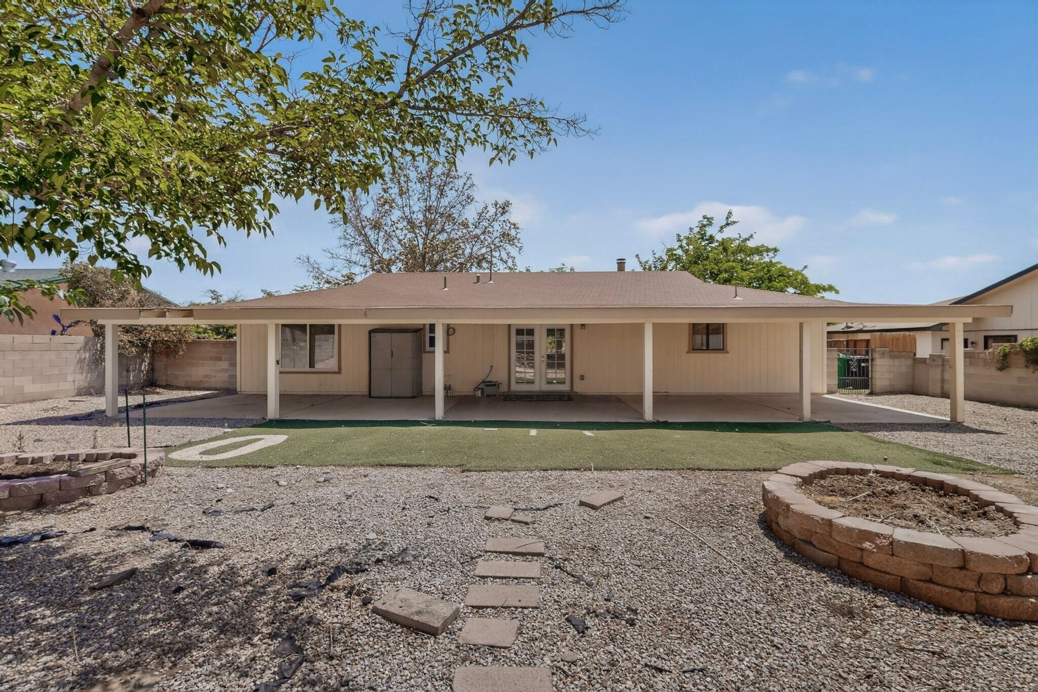 735 Stagecoach Road SE