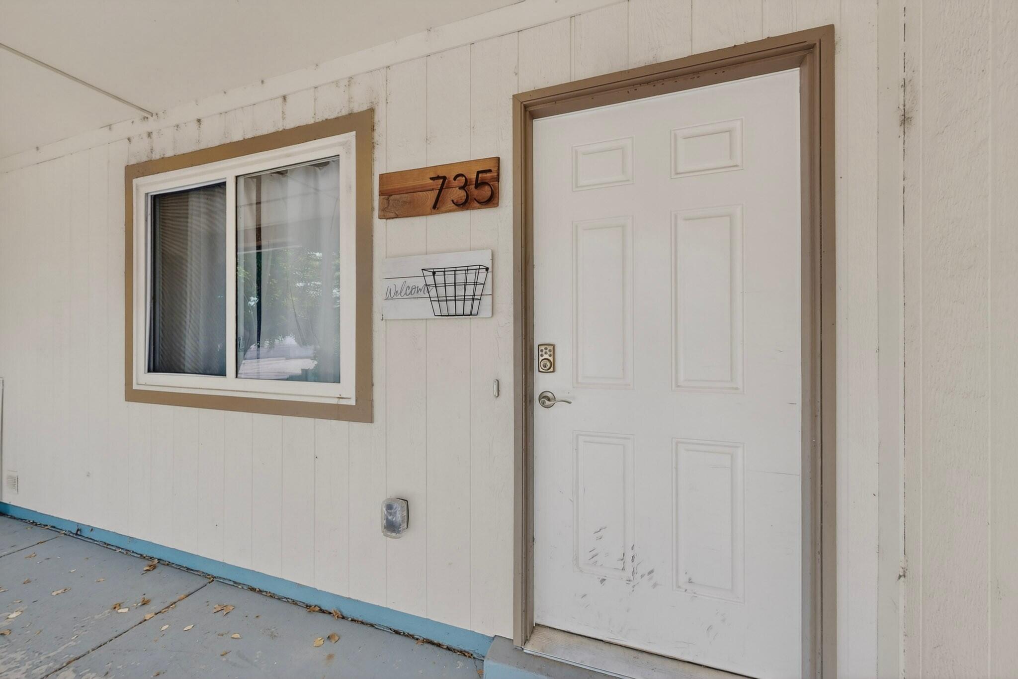 735 Stagecoach Road SE
