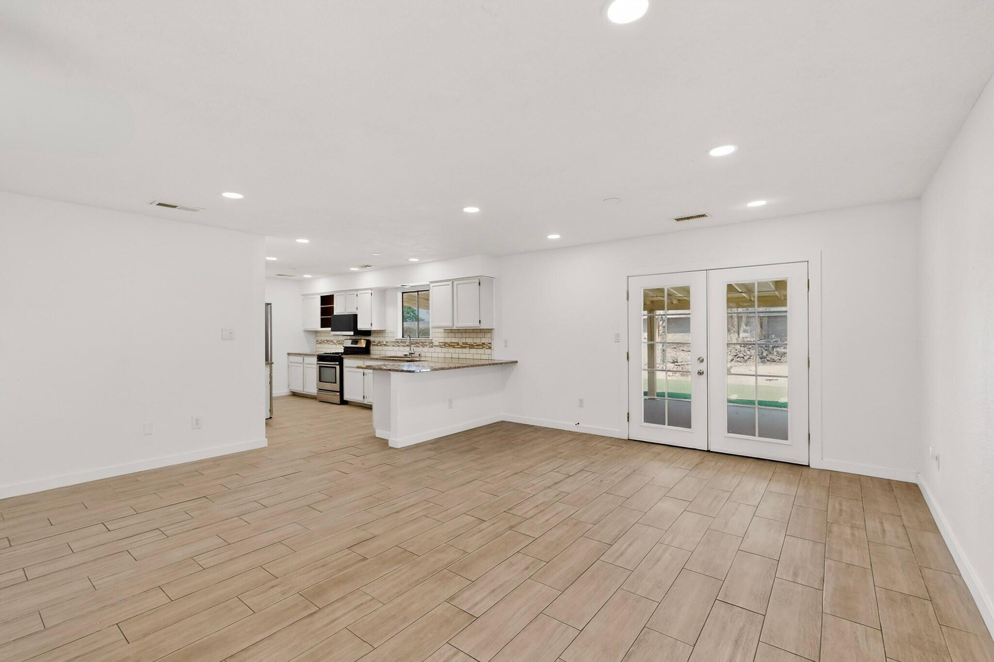 735 Stagecoach Road SE