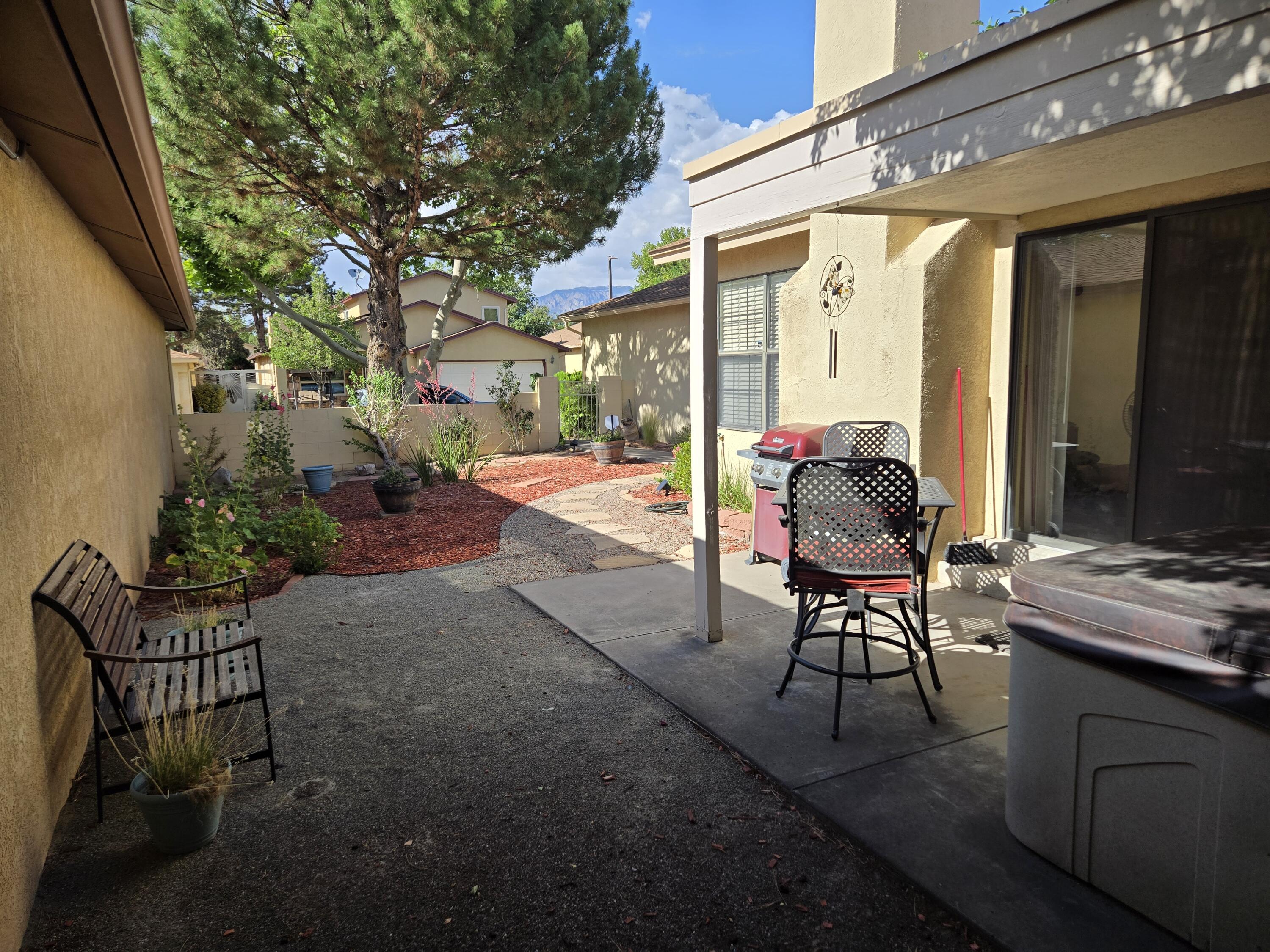 10700 Griffith Park Drive NE
