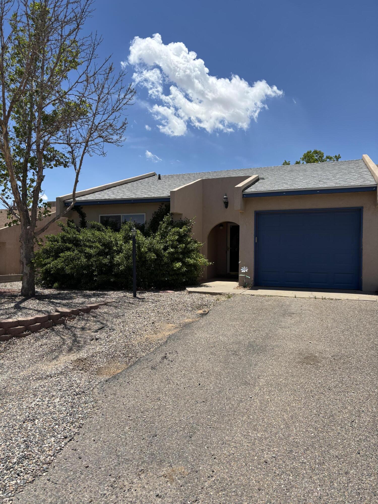 615 Stallion Road SE
