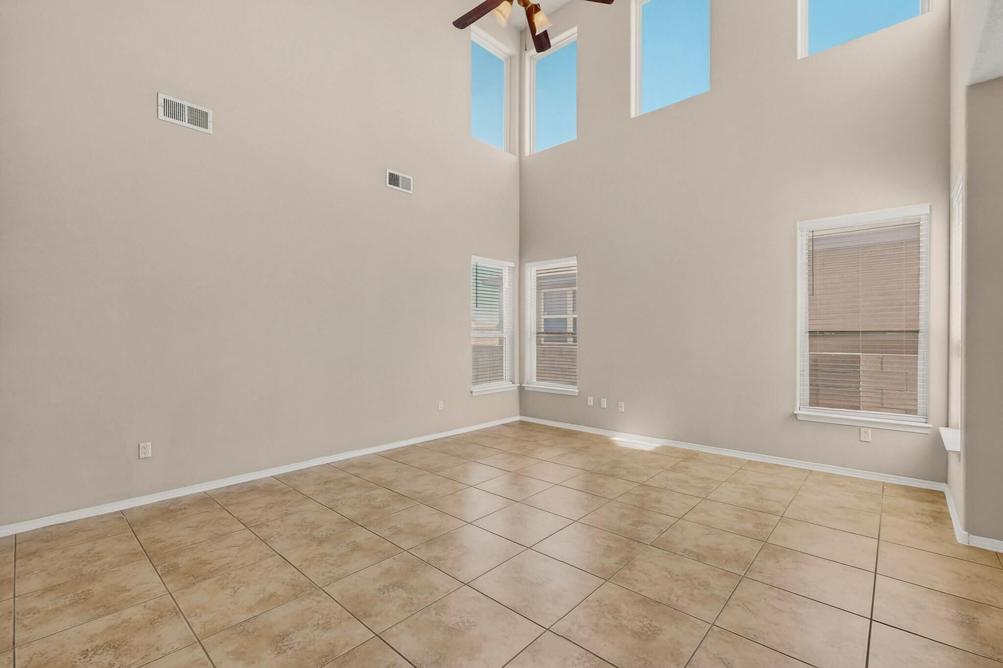 956 Molten Place NW
