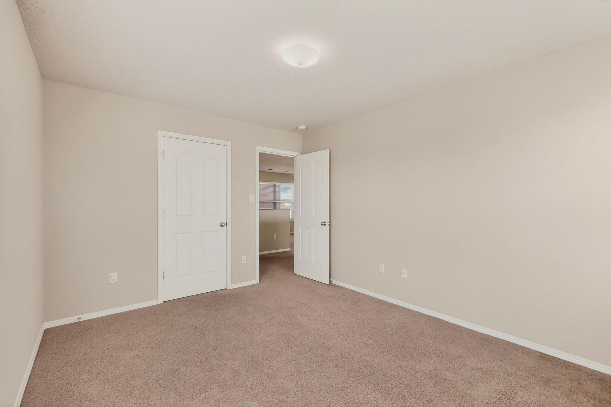 956 Molten Place NW