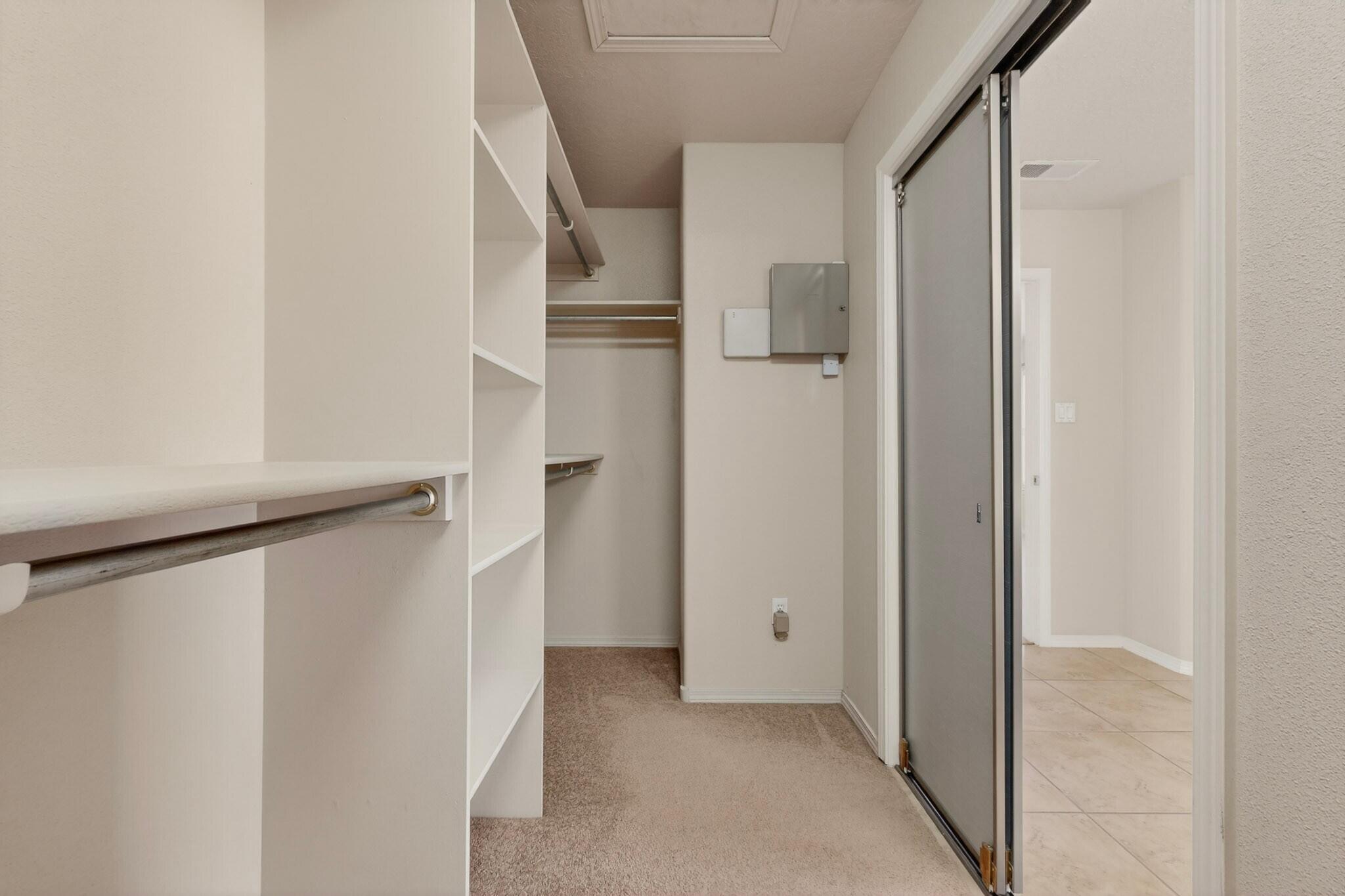 956 Molten Place NW