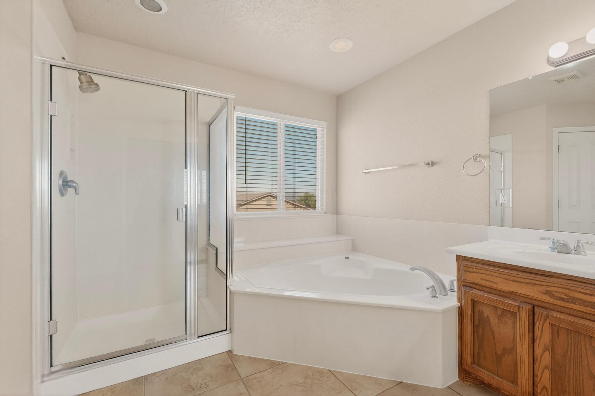 956 Molten Place NW