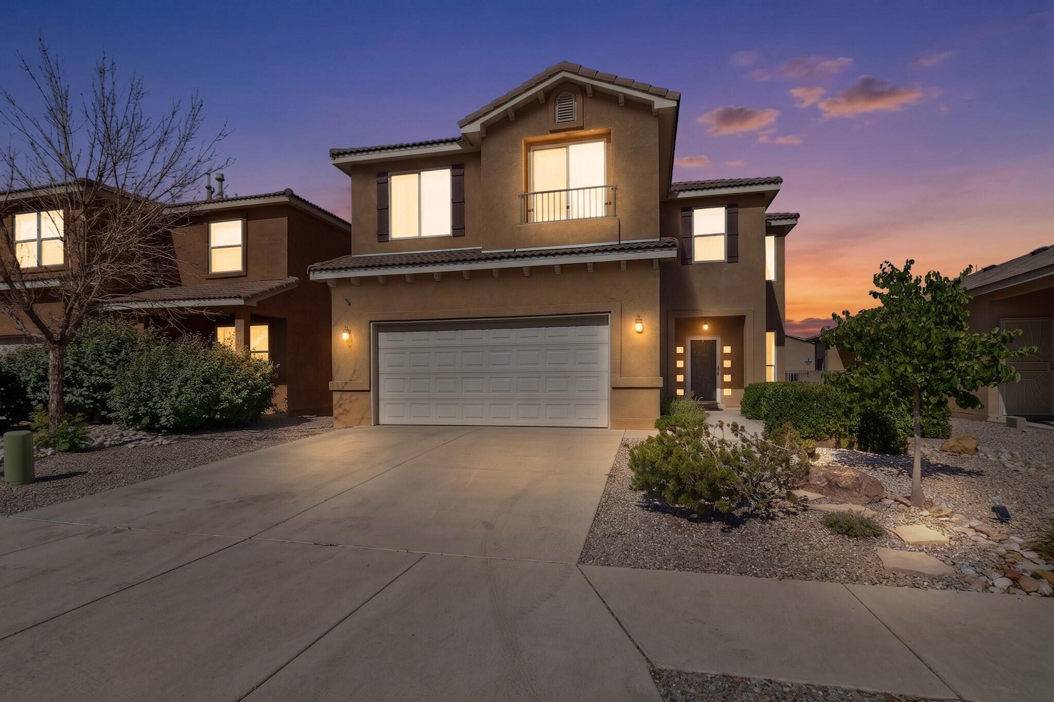956 Molten Place NW