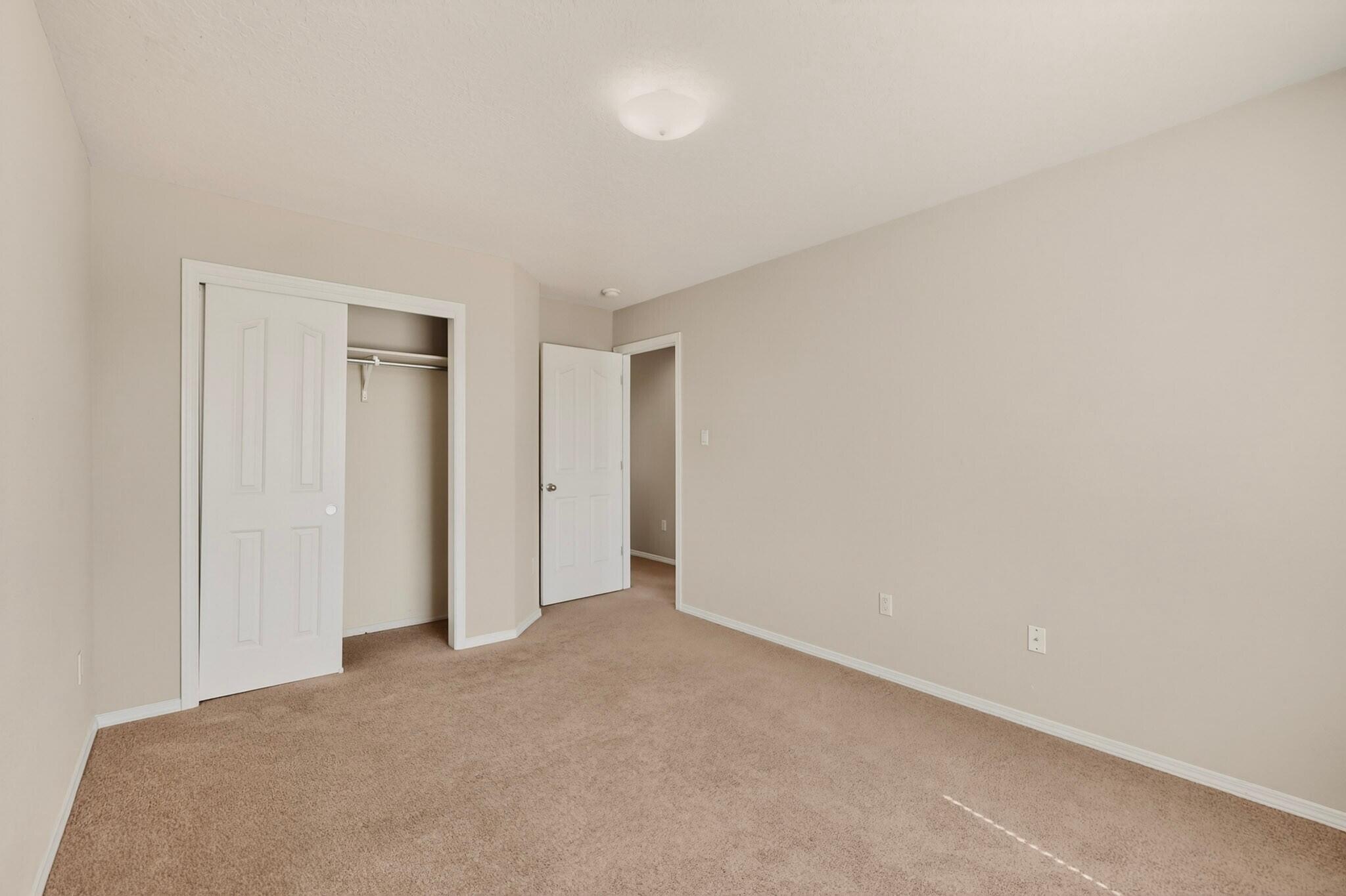 956 Molten Place NW