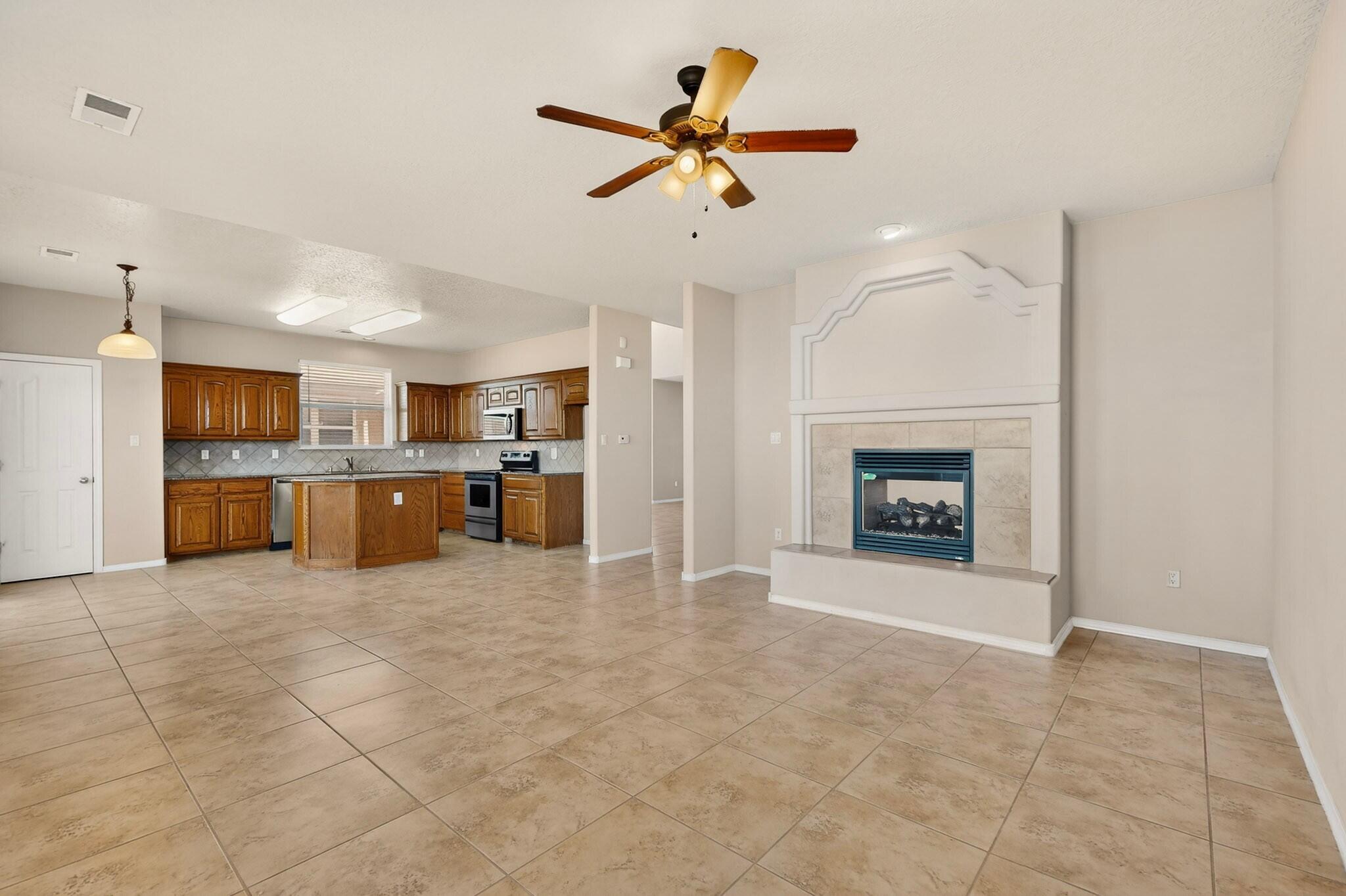 956 Molten Place NW