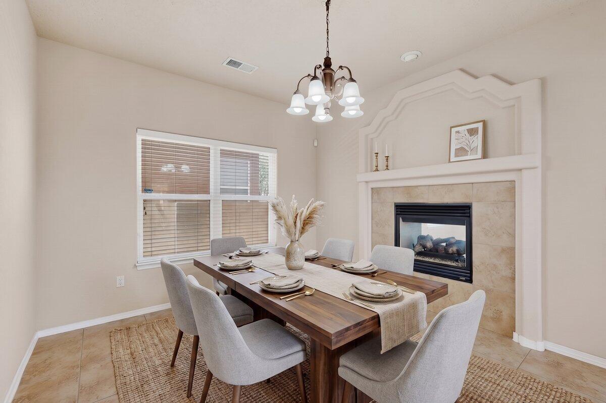 956 Molten Place NW
