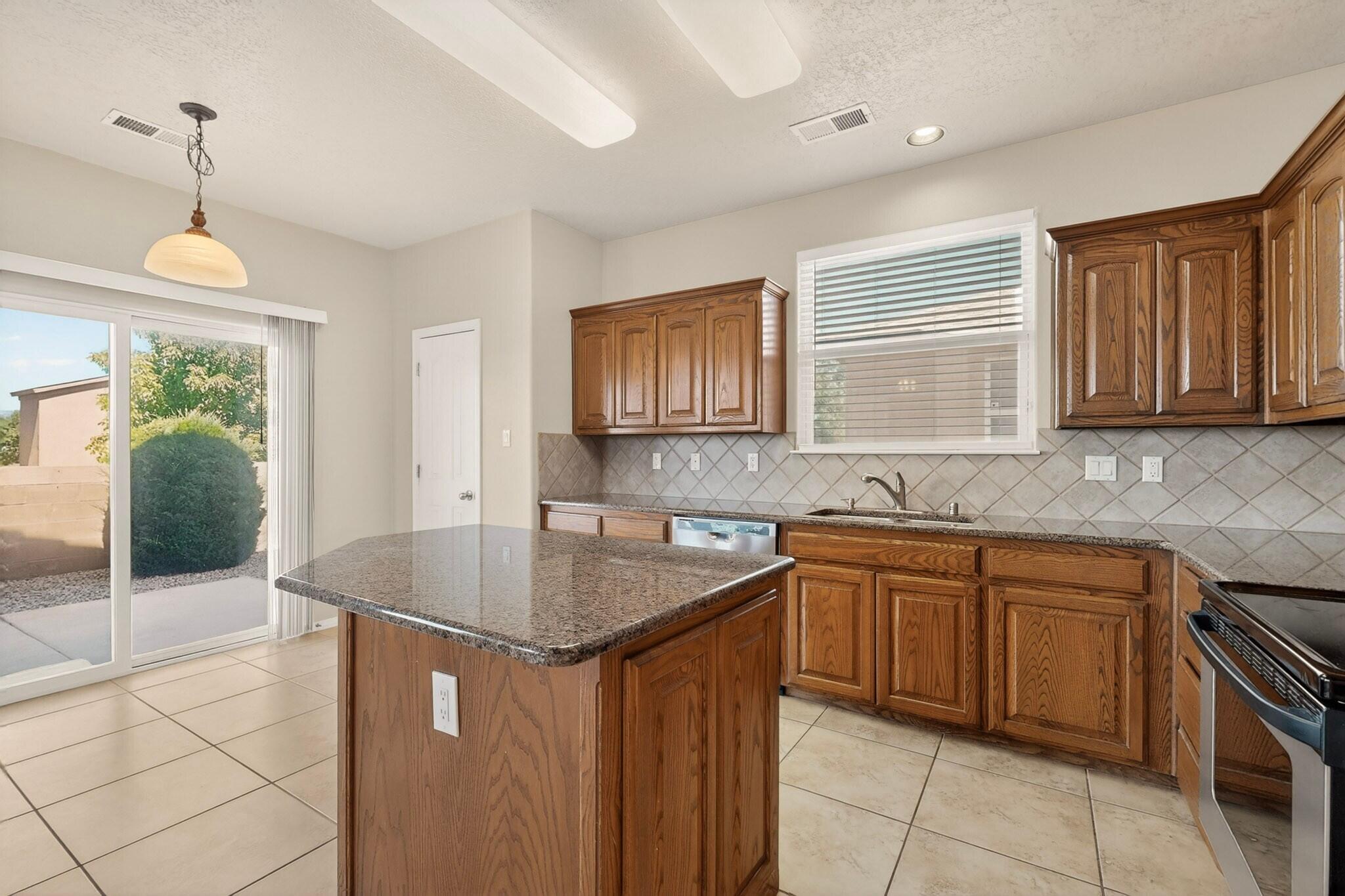 956 Molten Place NW