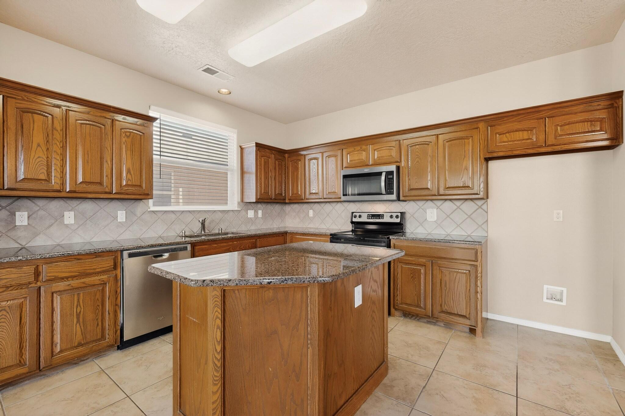 956 Molten Place NW