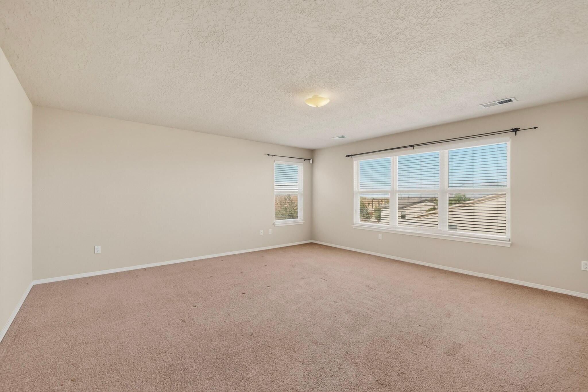 956 Molten Place NW