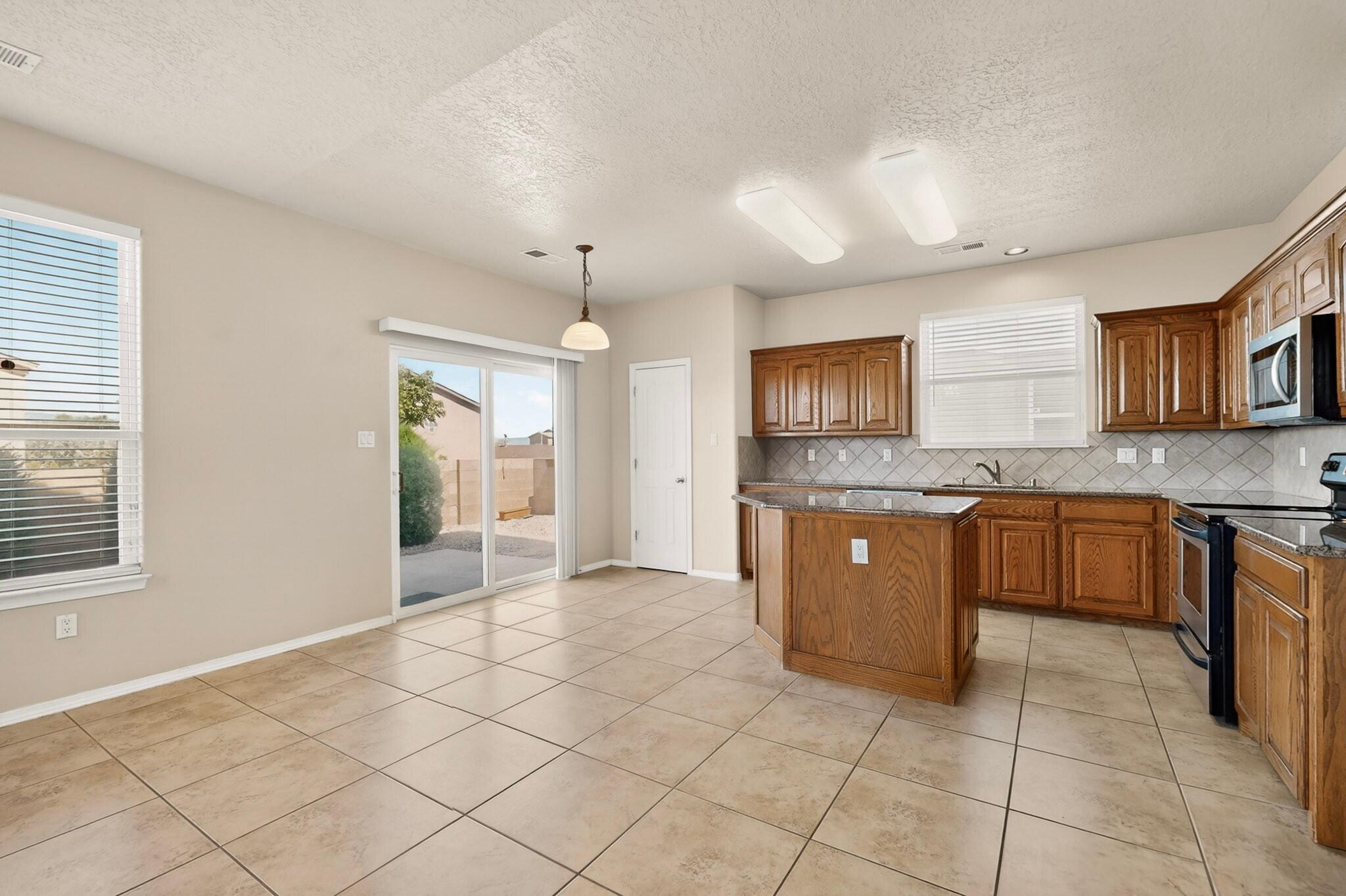 956 Molten Place NW