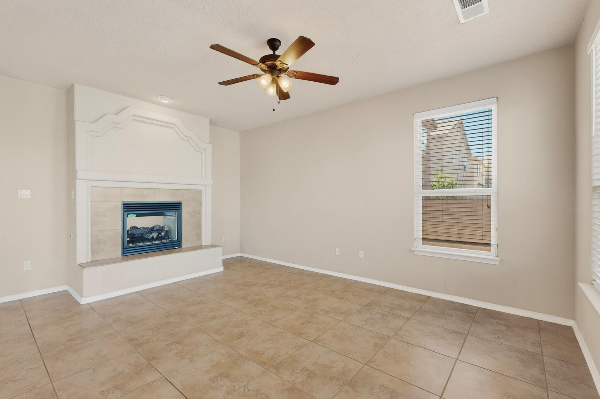 956 Molten Place NW