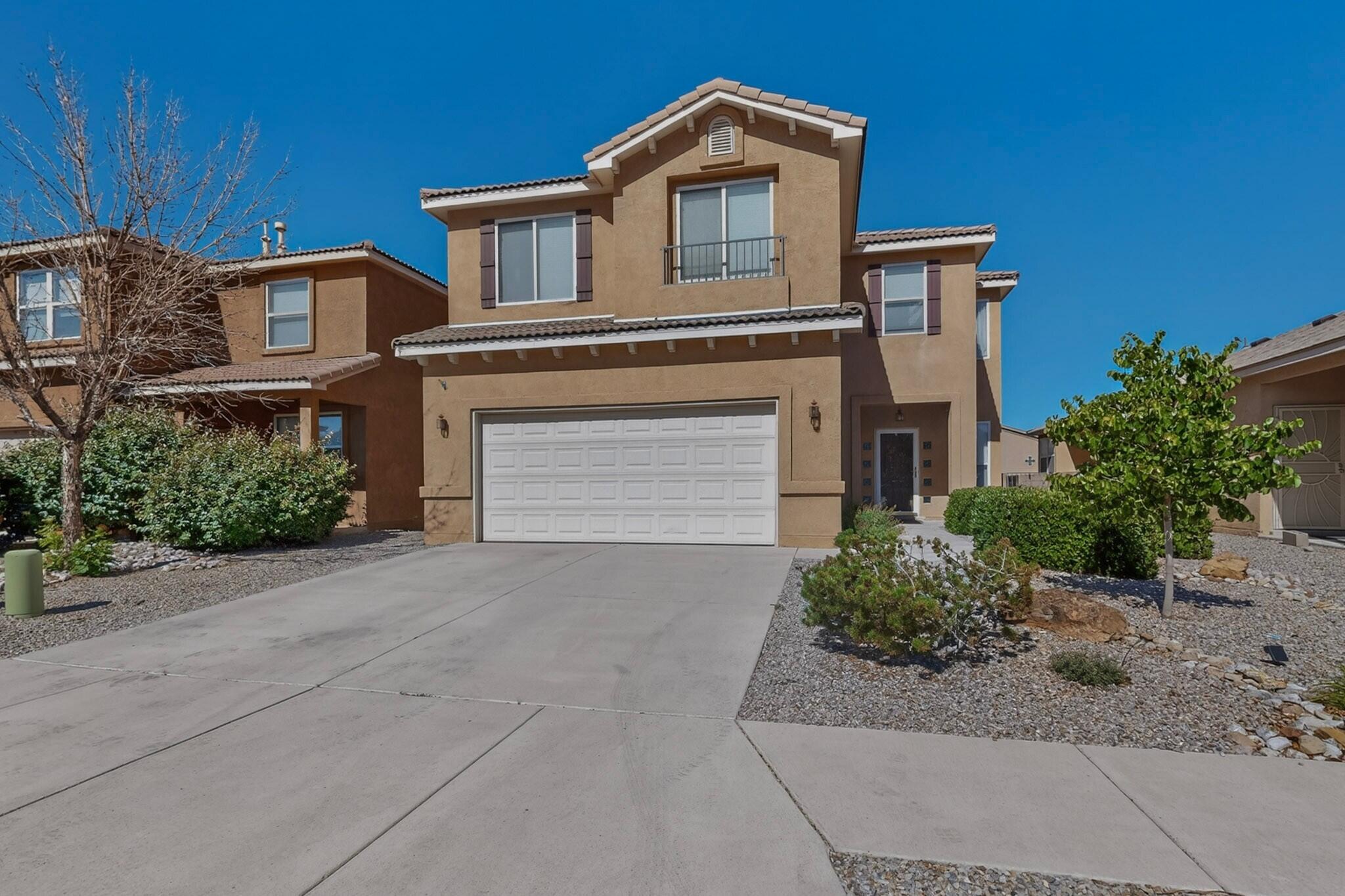 956 Molten Place NW