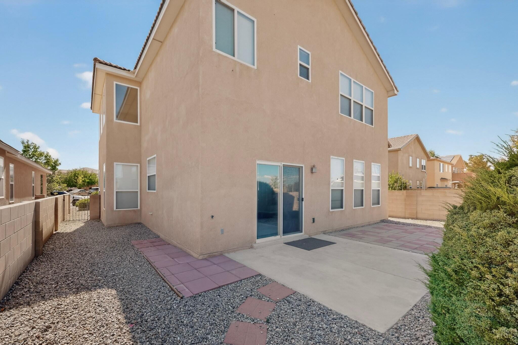 956 Molten Place NW