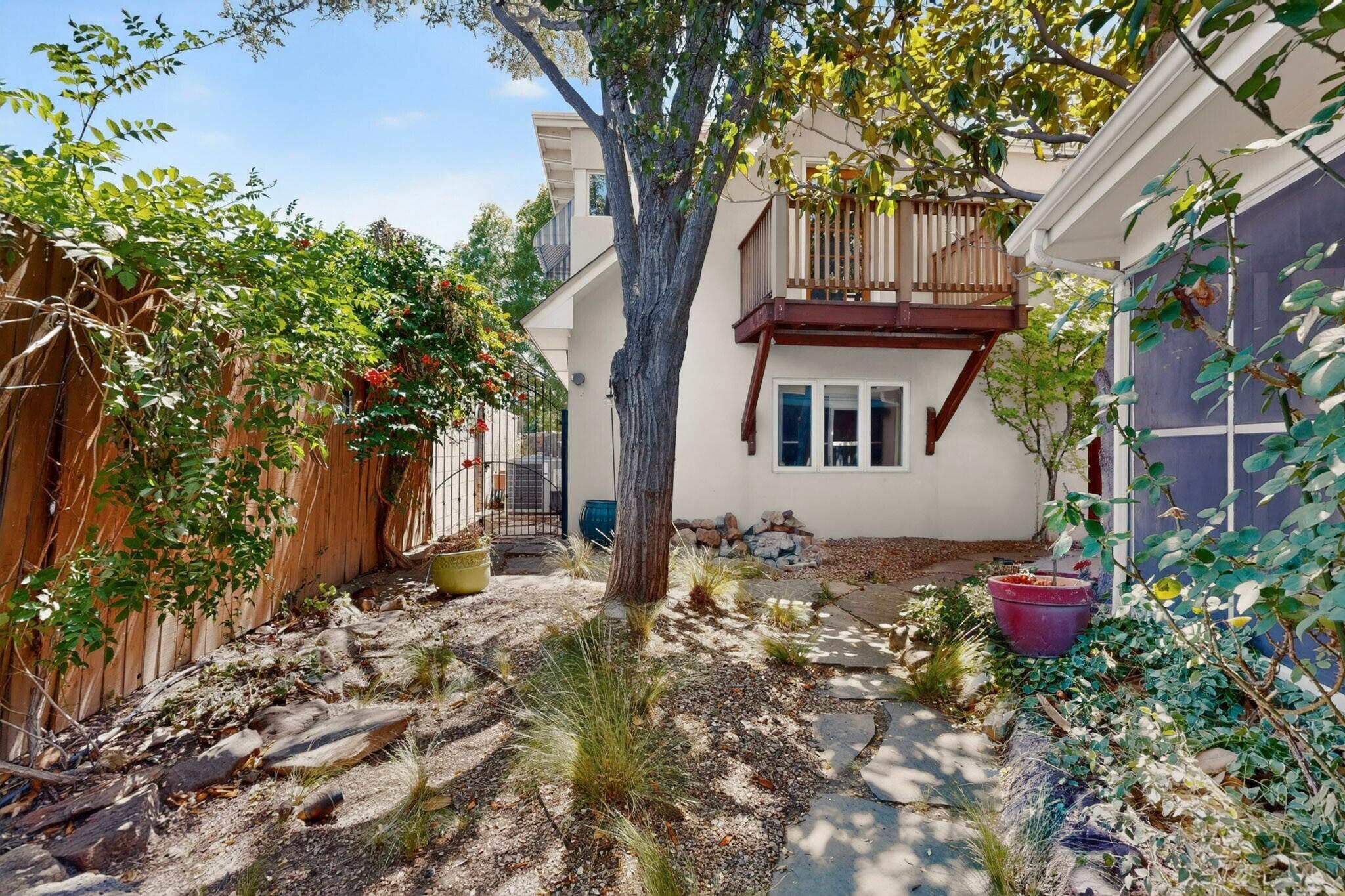 1400 Solano Drive NE