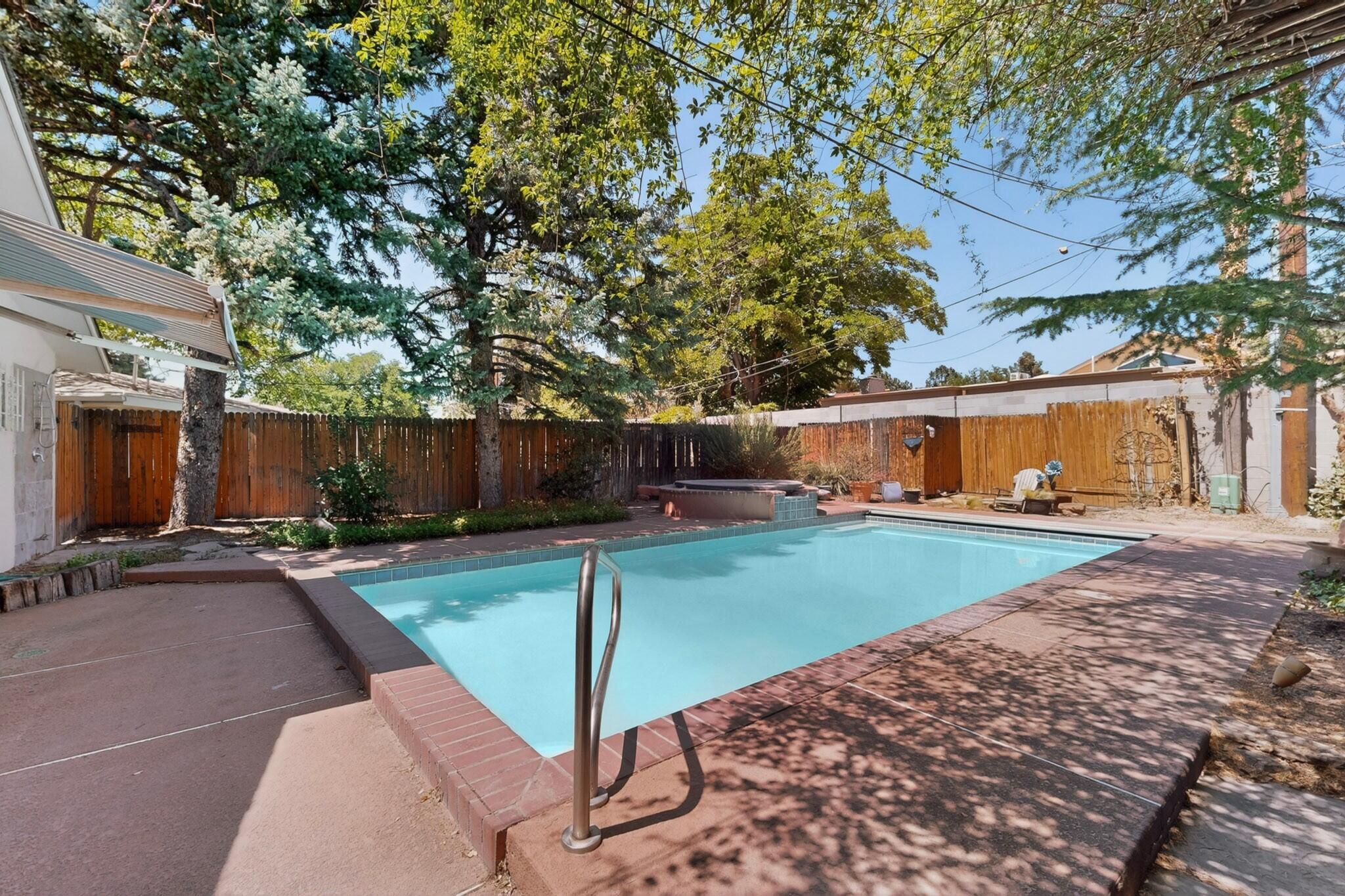1400 Solano Drive NE