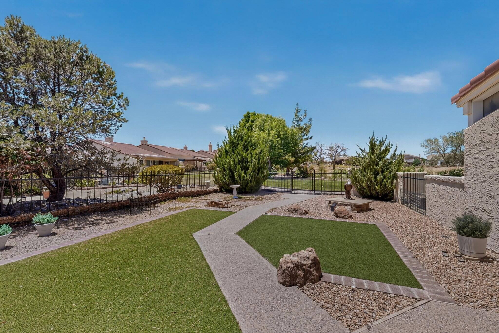 560 Eastlake Drive SE
