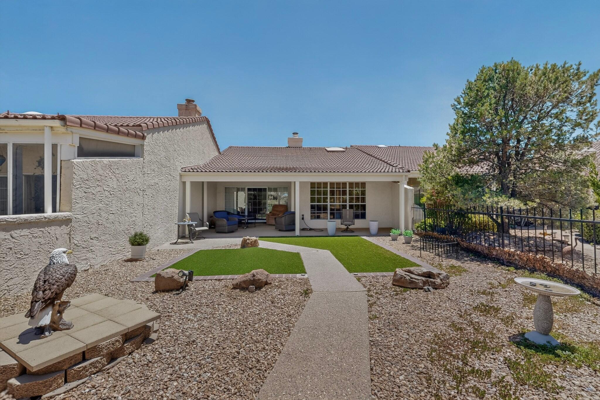 560 Eastlake Drive SE