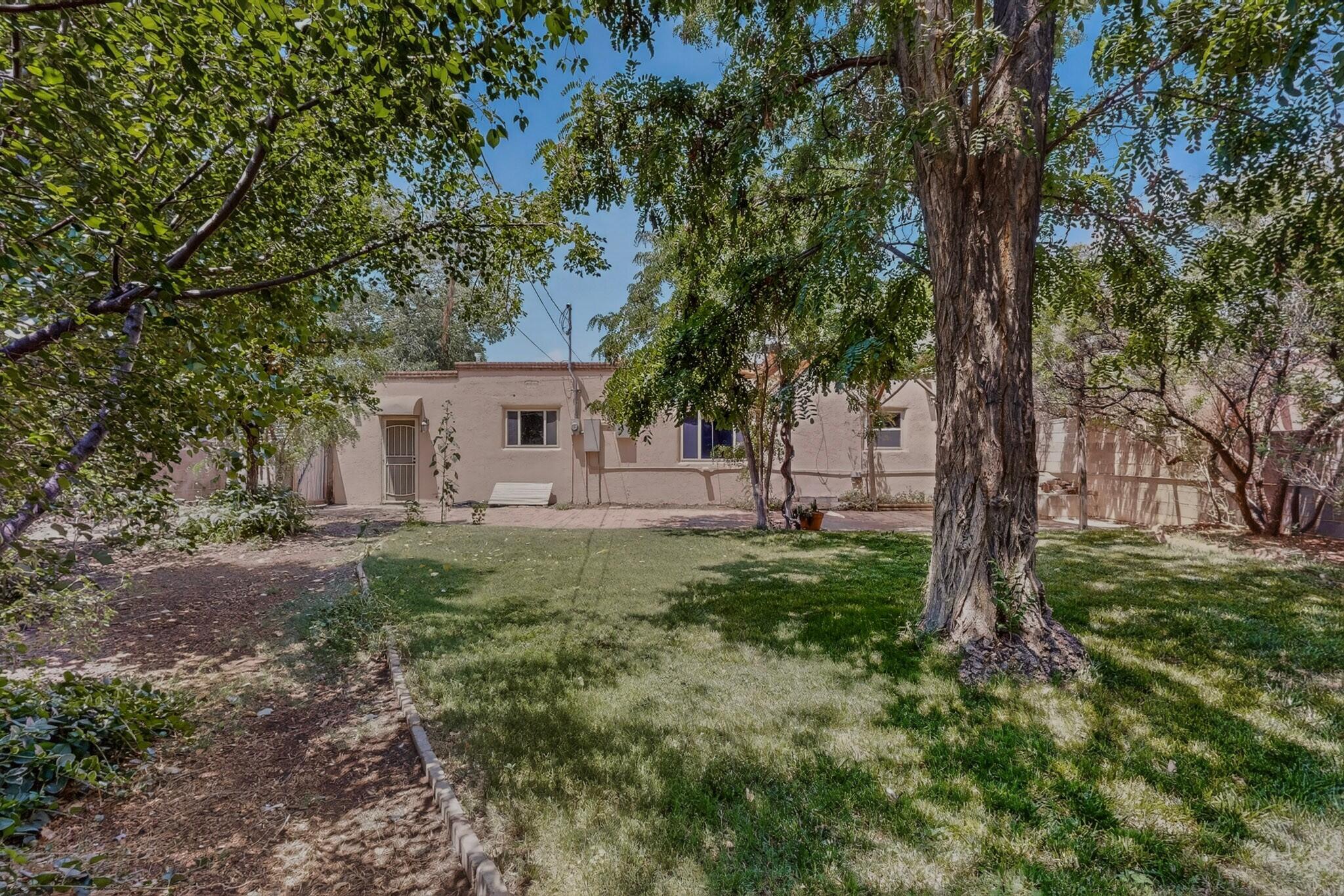 1608 Cardenas Drive NE