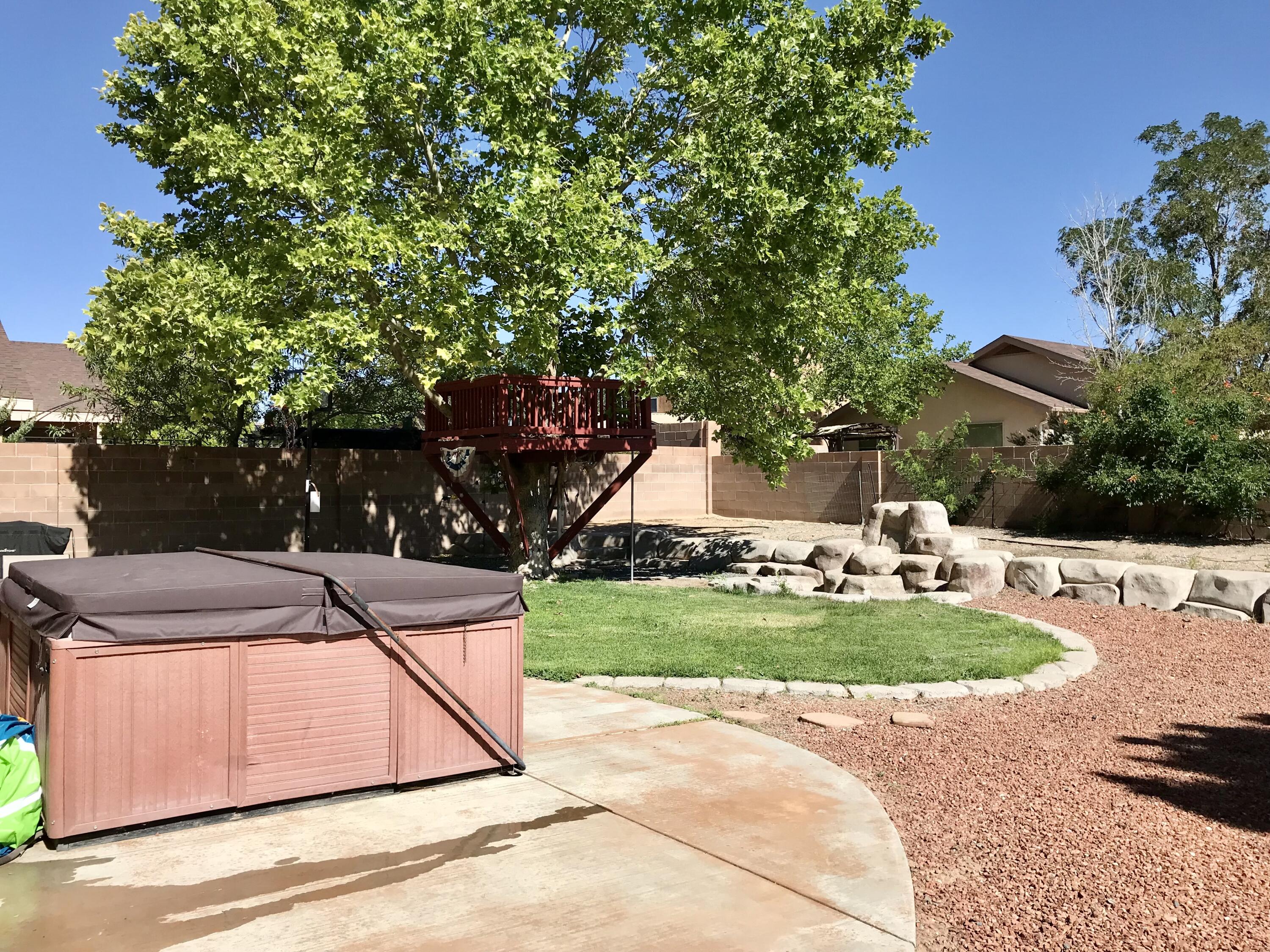7405 Kingfisher Court NW