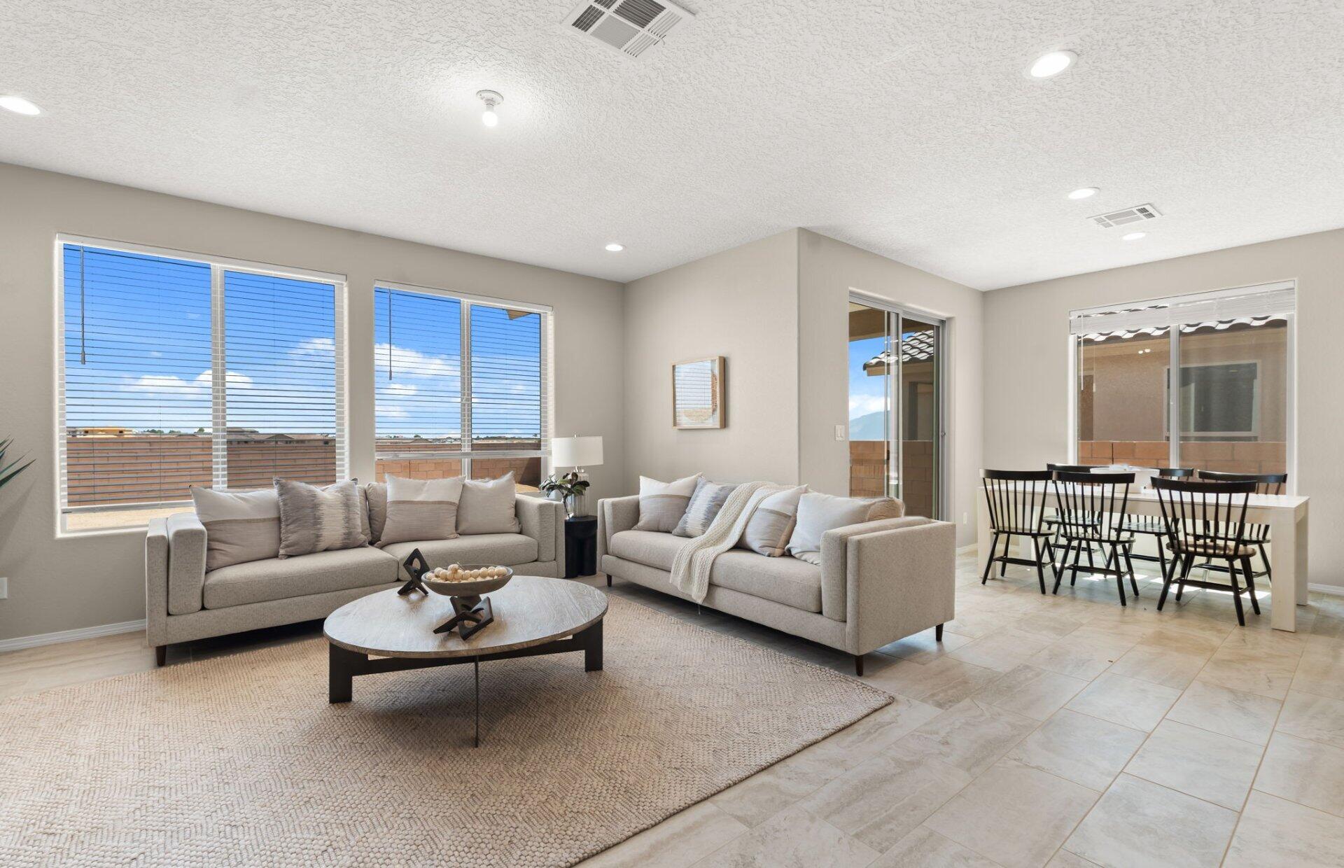 644 Amatista Loop SE