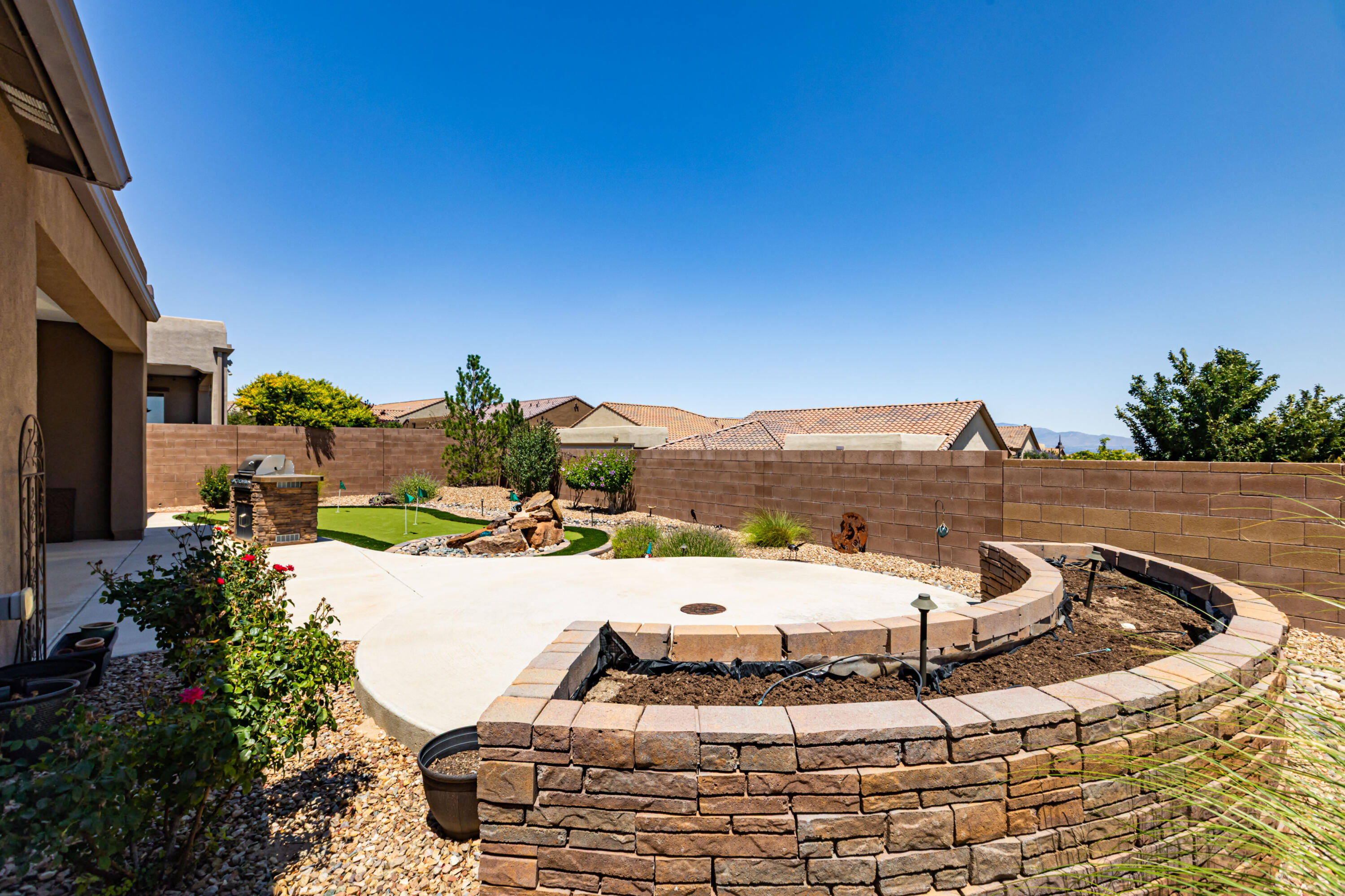 2300 Chuckwalla Spring Trail NW