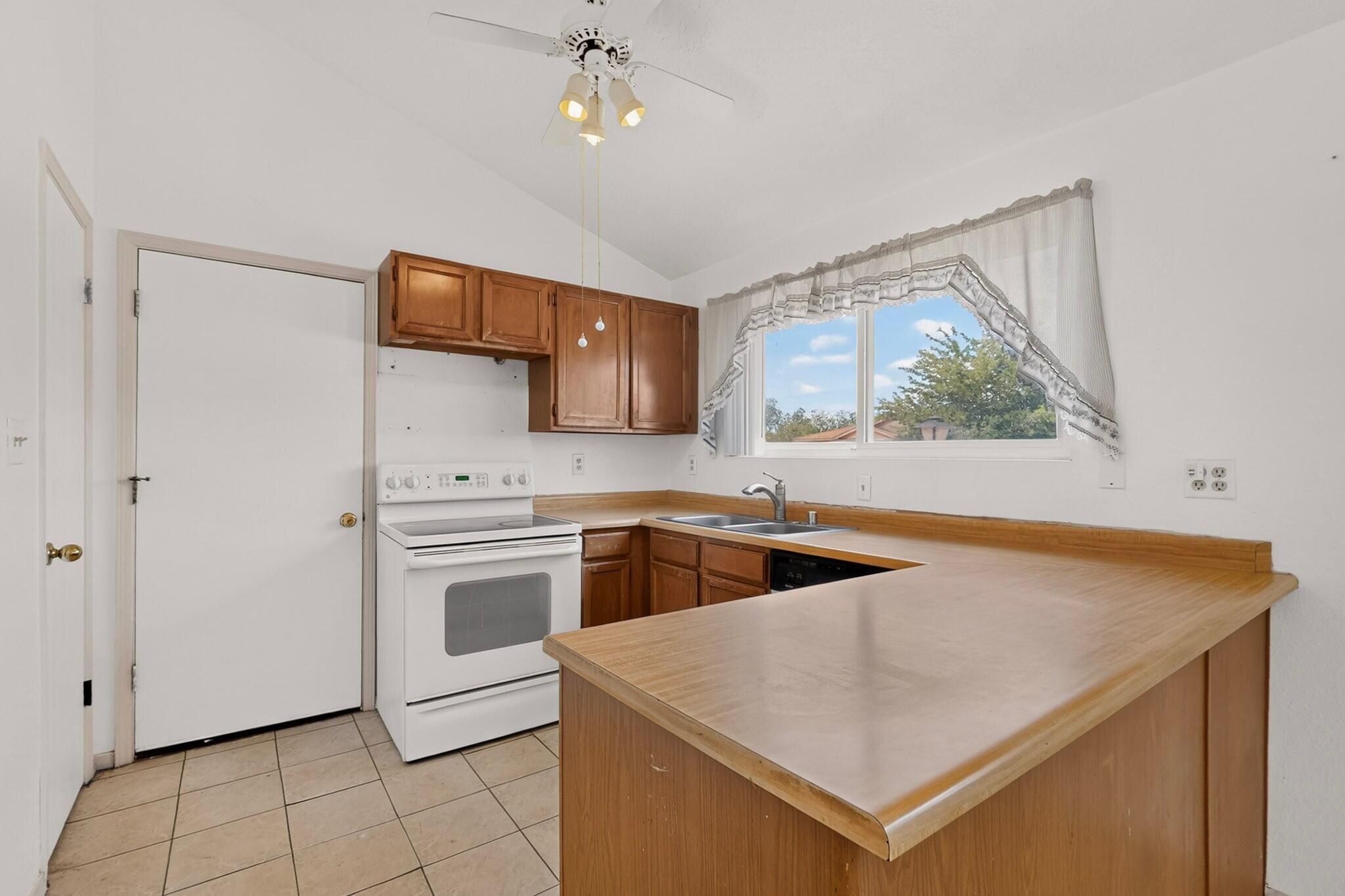 241 Corsica Drive SE