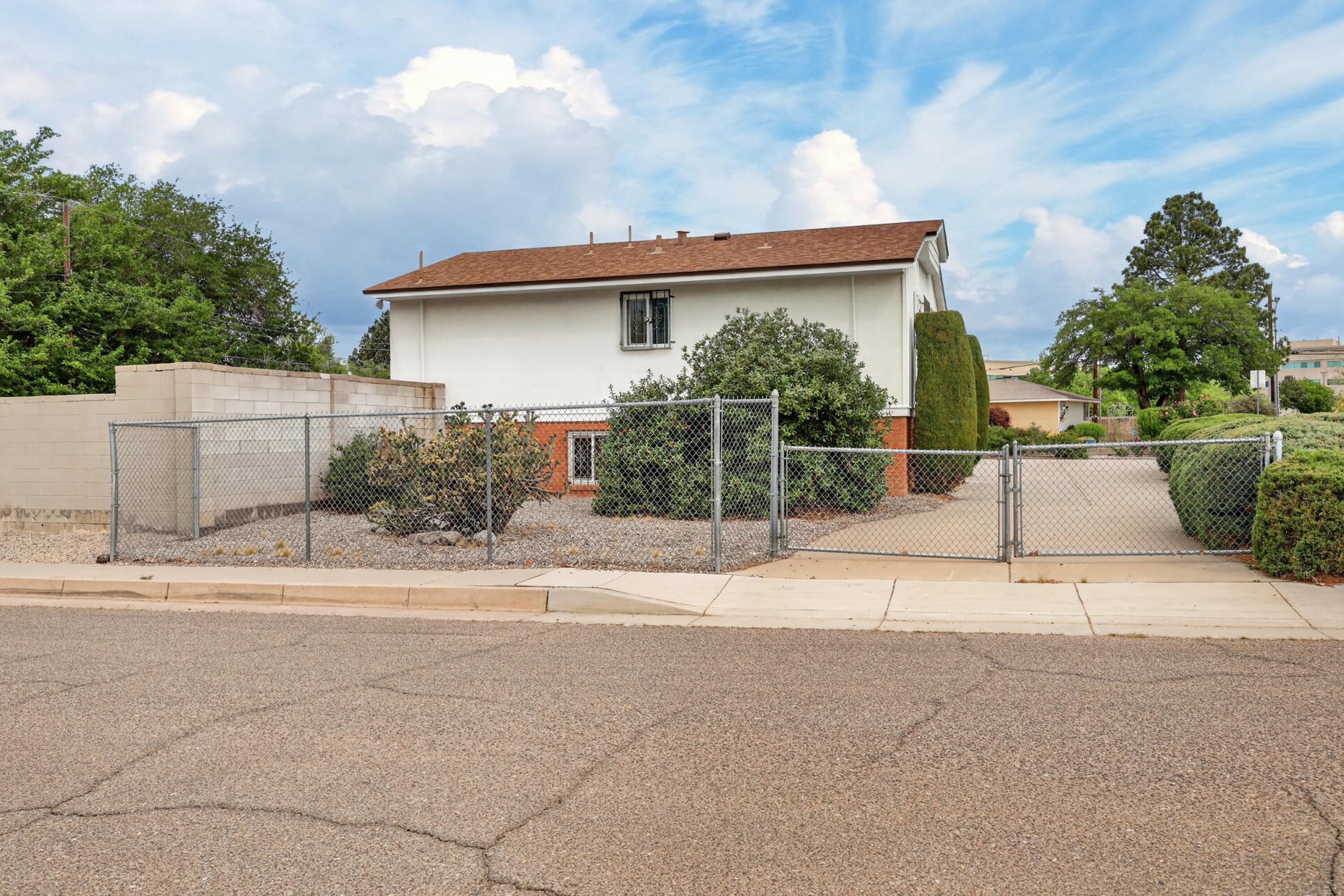 3901 Madeira Drive NE
