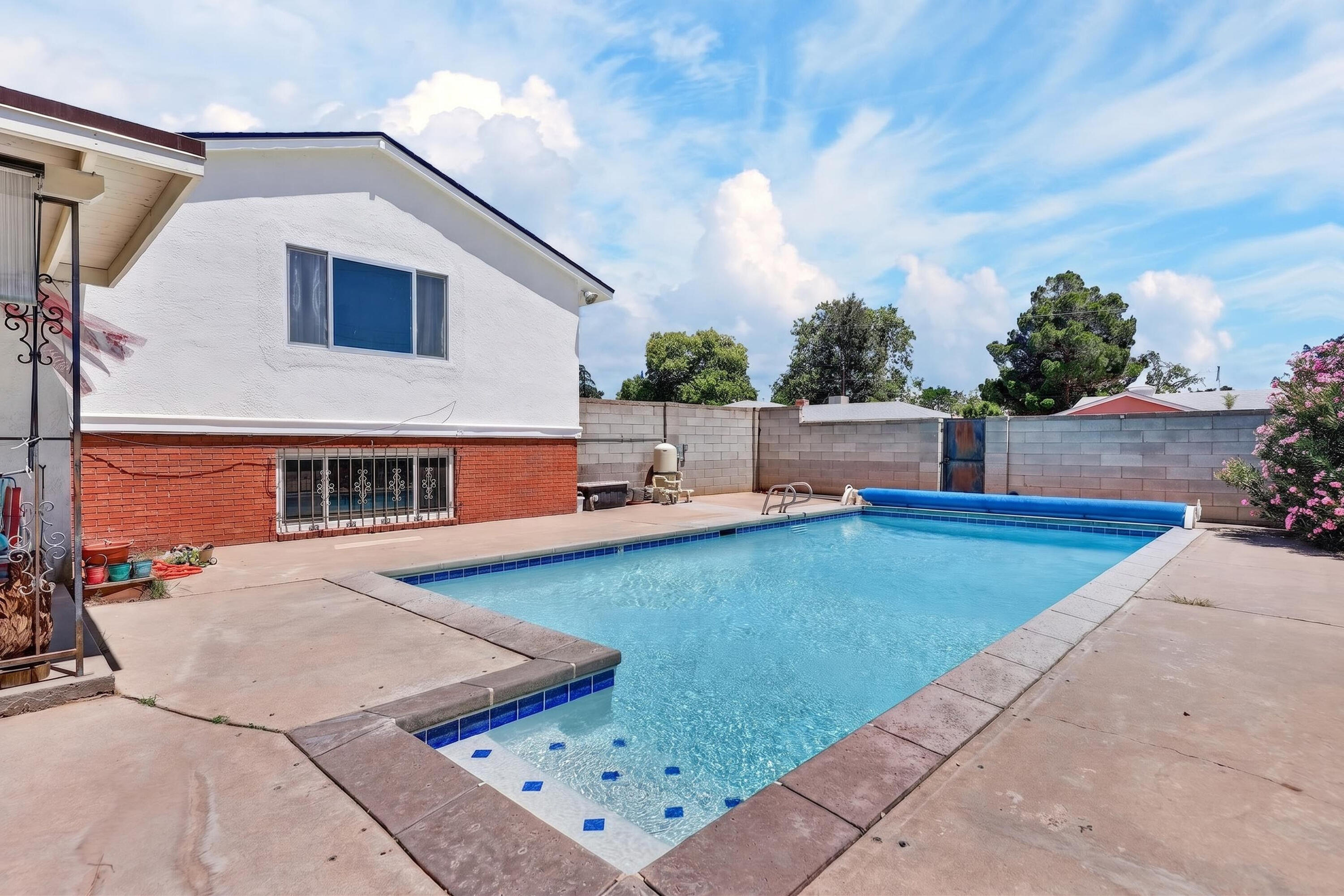 3901 Madeira Drive NE