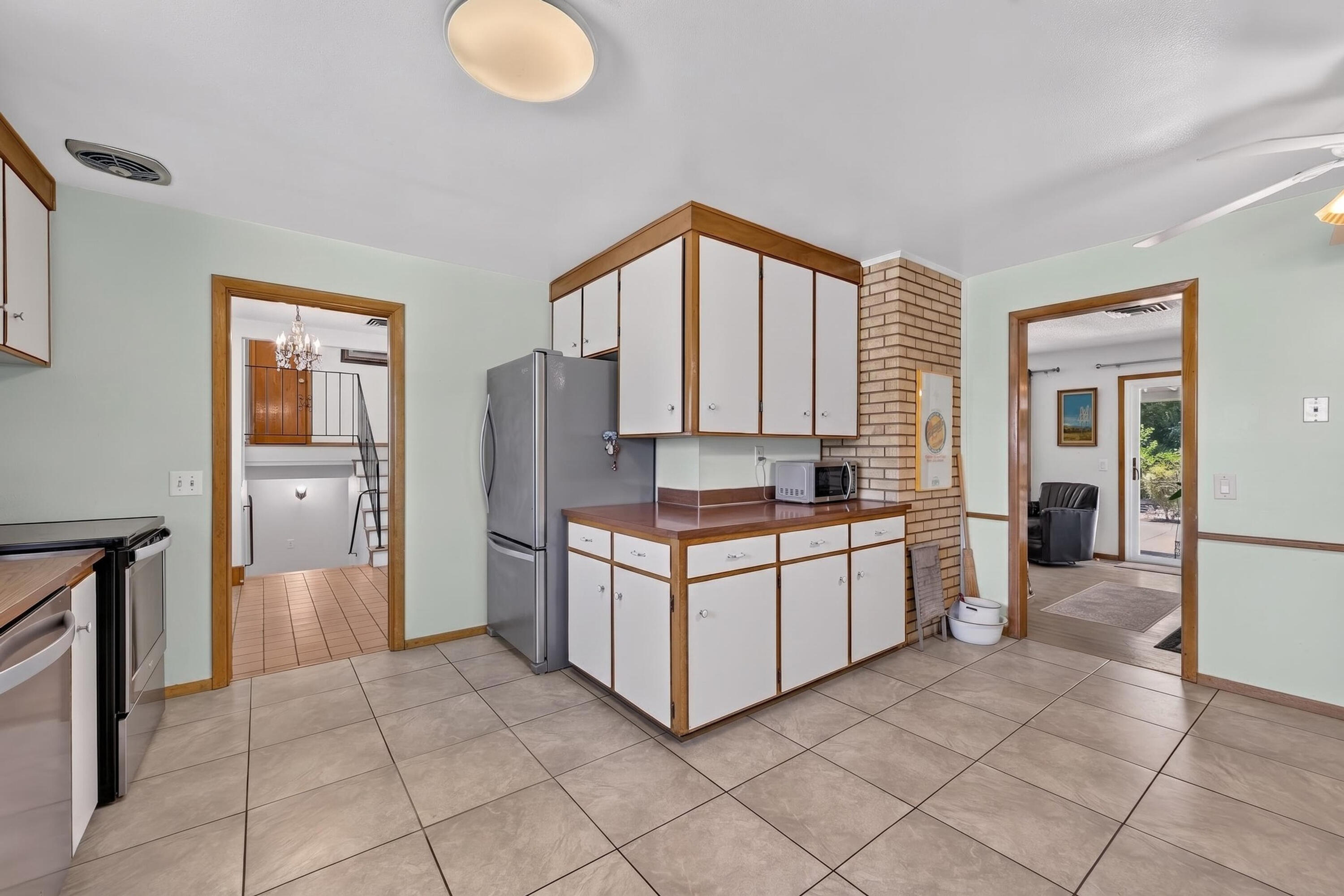 3901 Madeira Drive NE