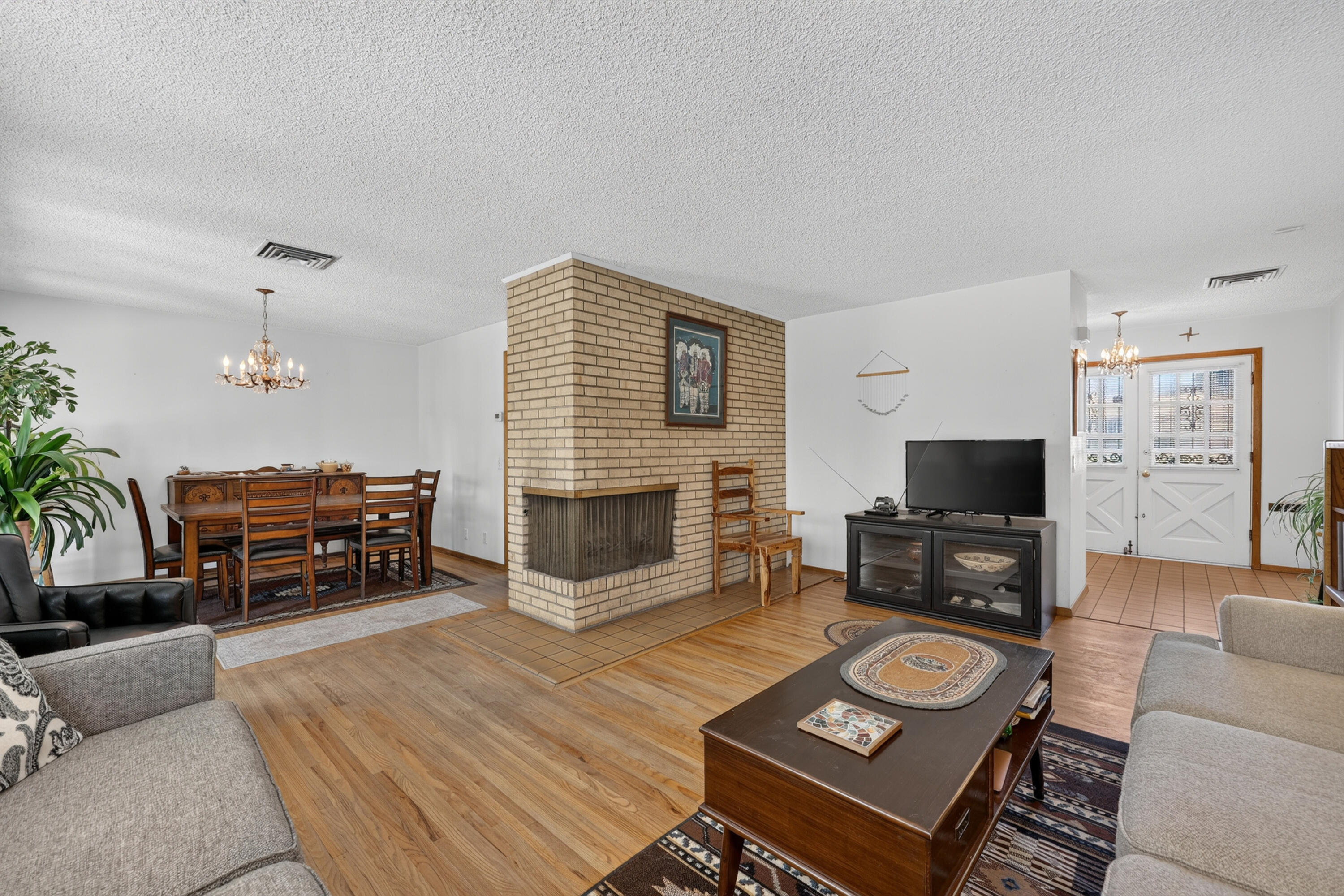 3901 Madeira Drive NE