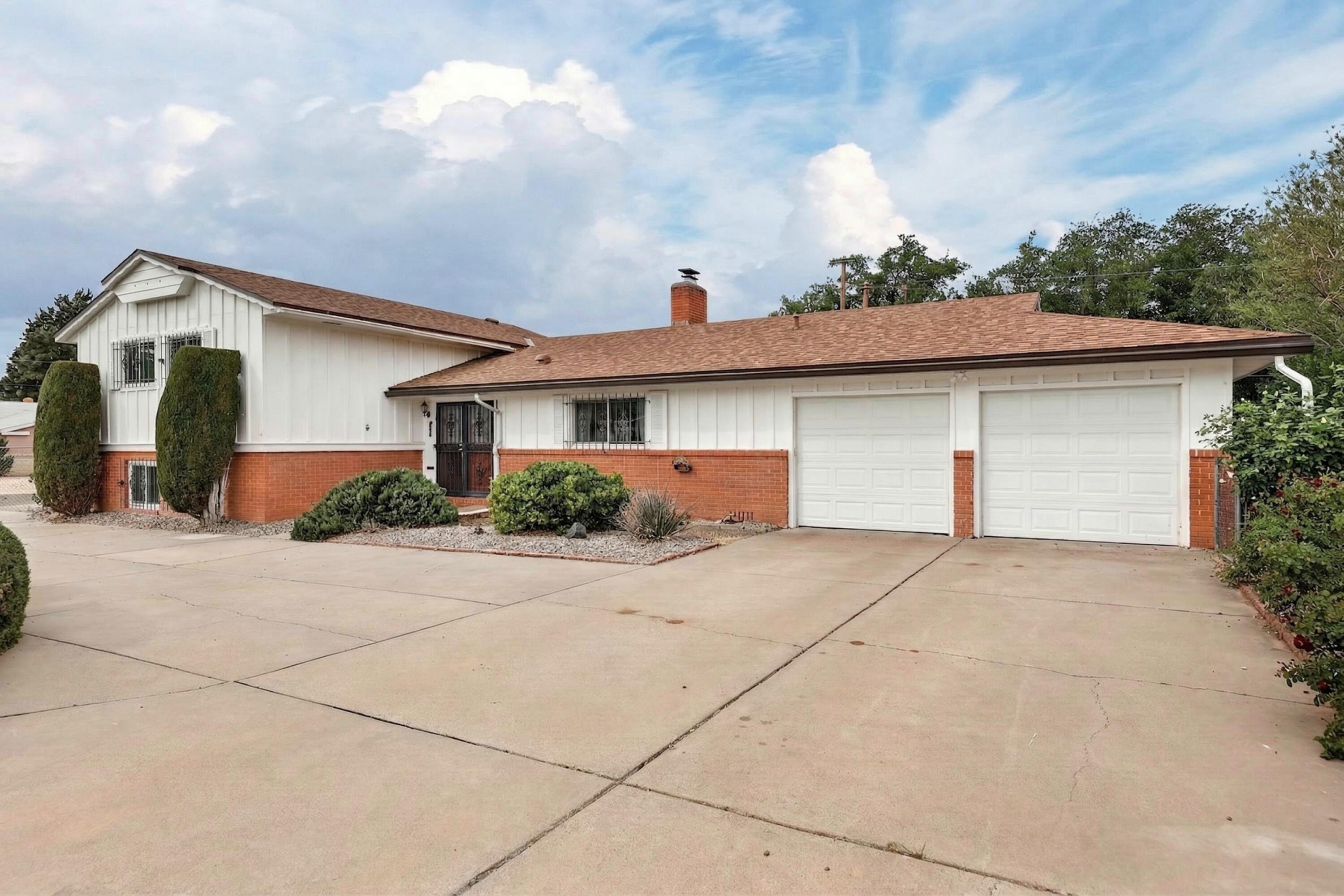 3901 Madeira Drive NE