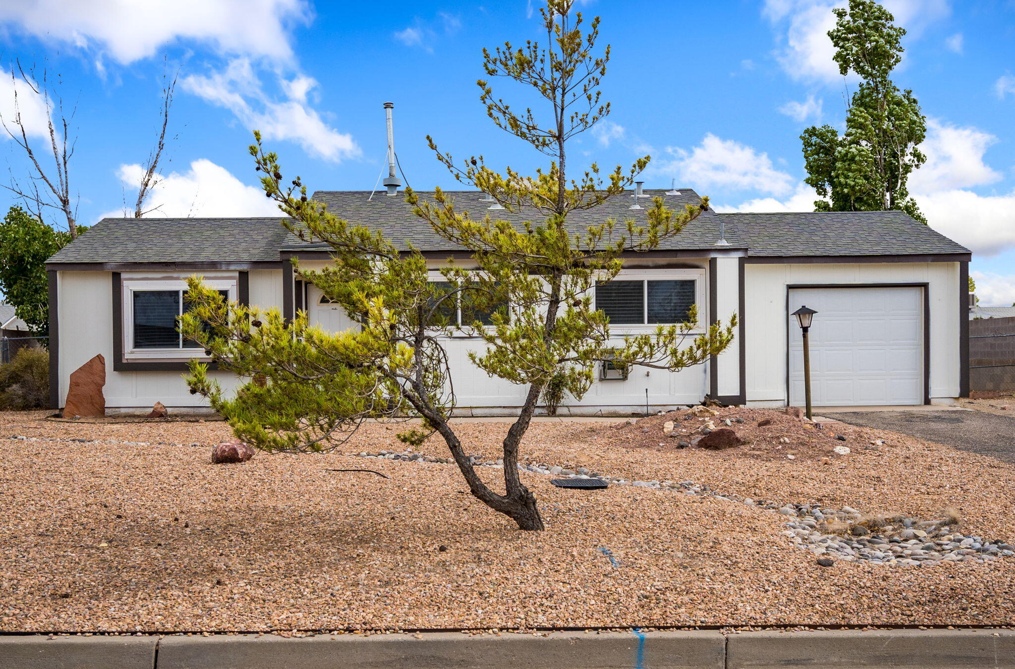 143 Pecos Loop SE