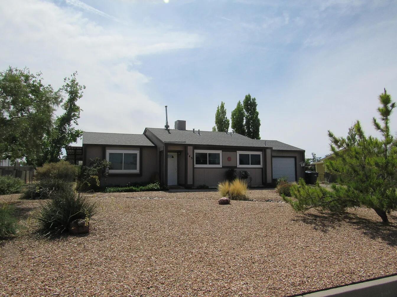 143 Pecos Loop SE