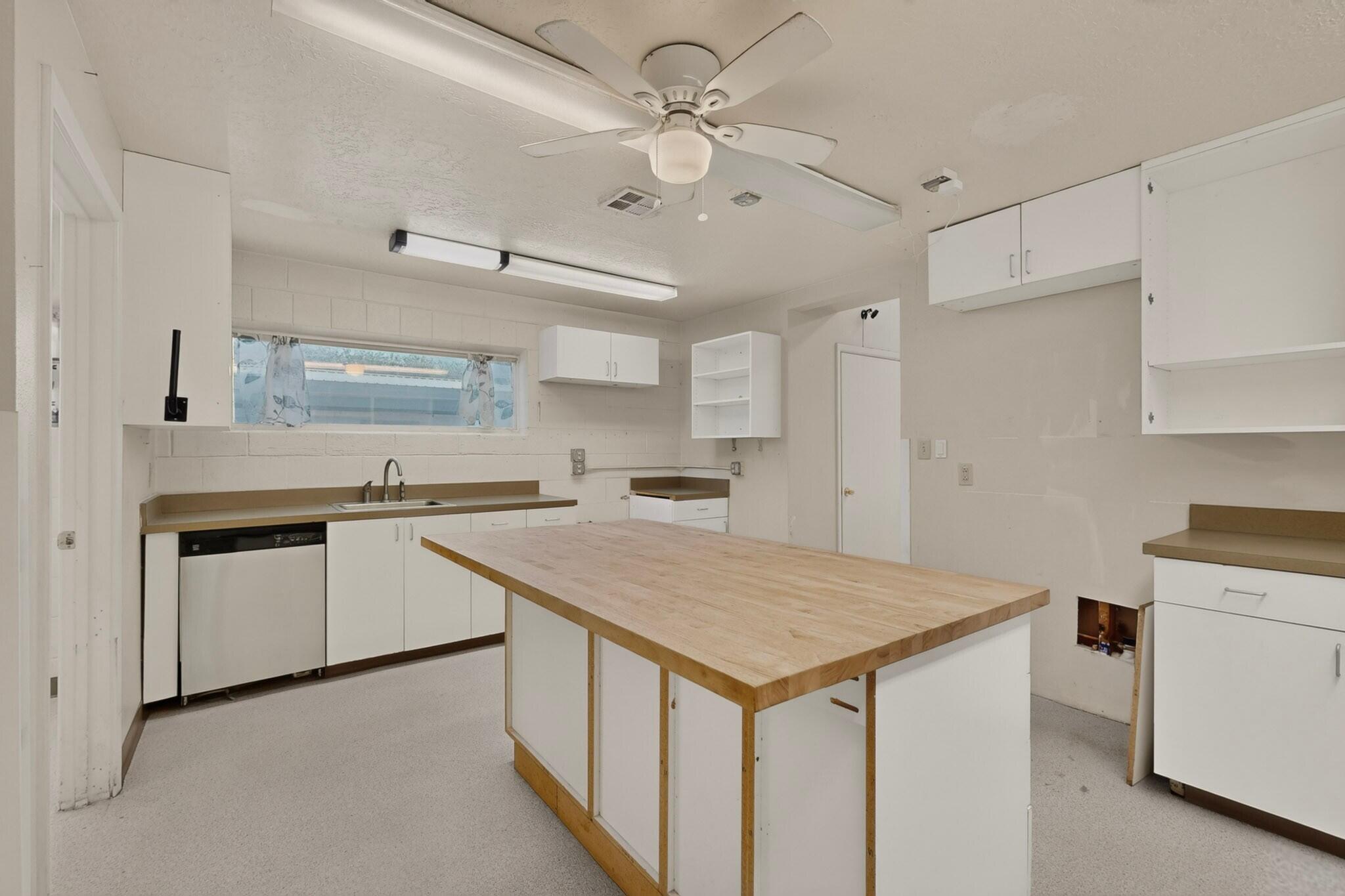 655 Country Lane