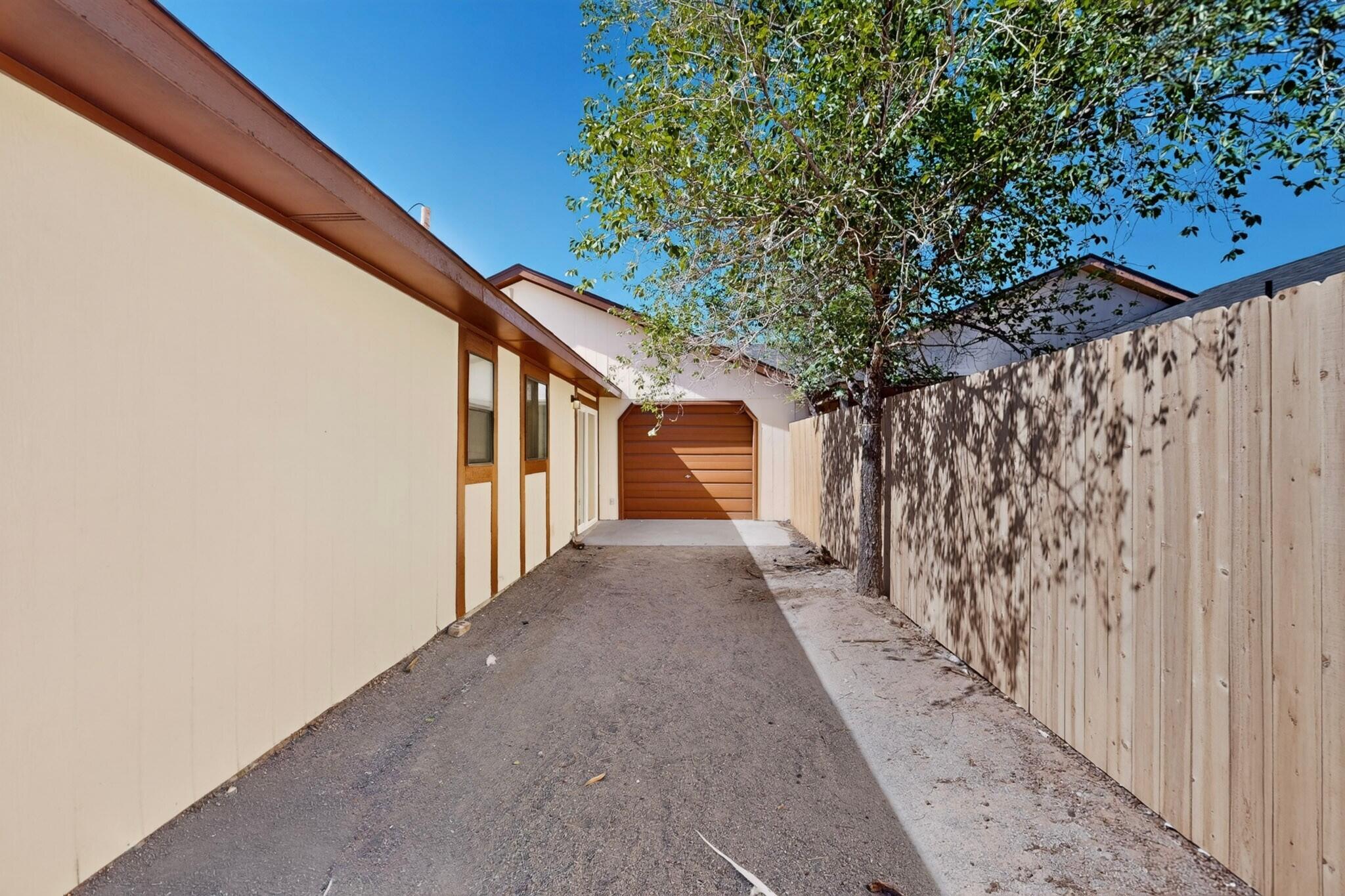 1954 Gomez Drive SW