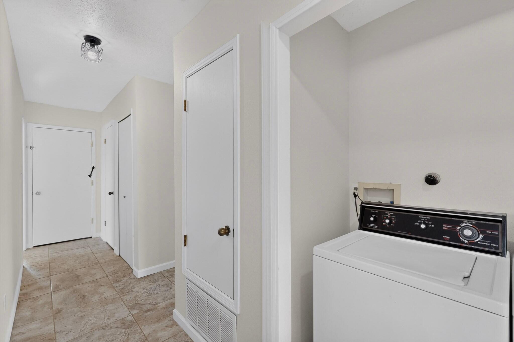 6305 Hawk Road NE