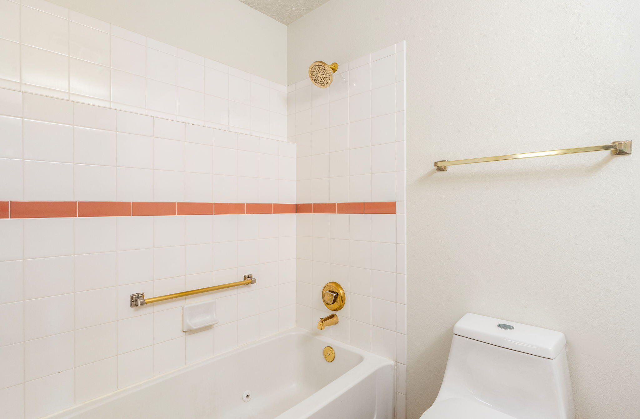 827 Country Club Drive SE APT 2B