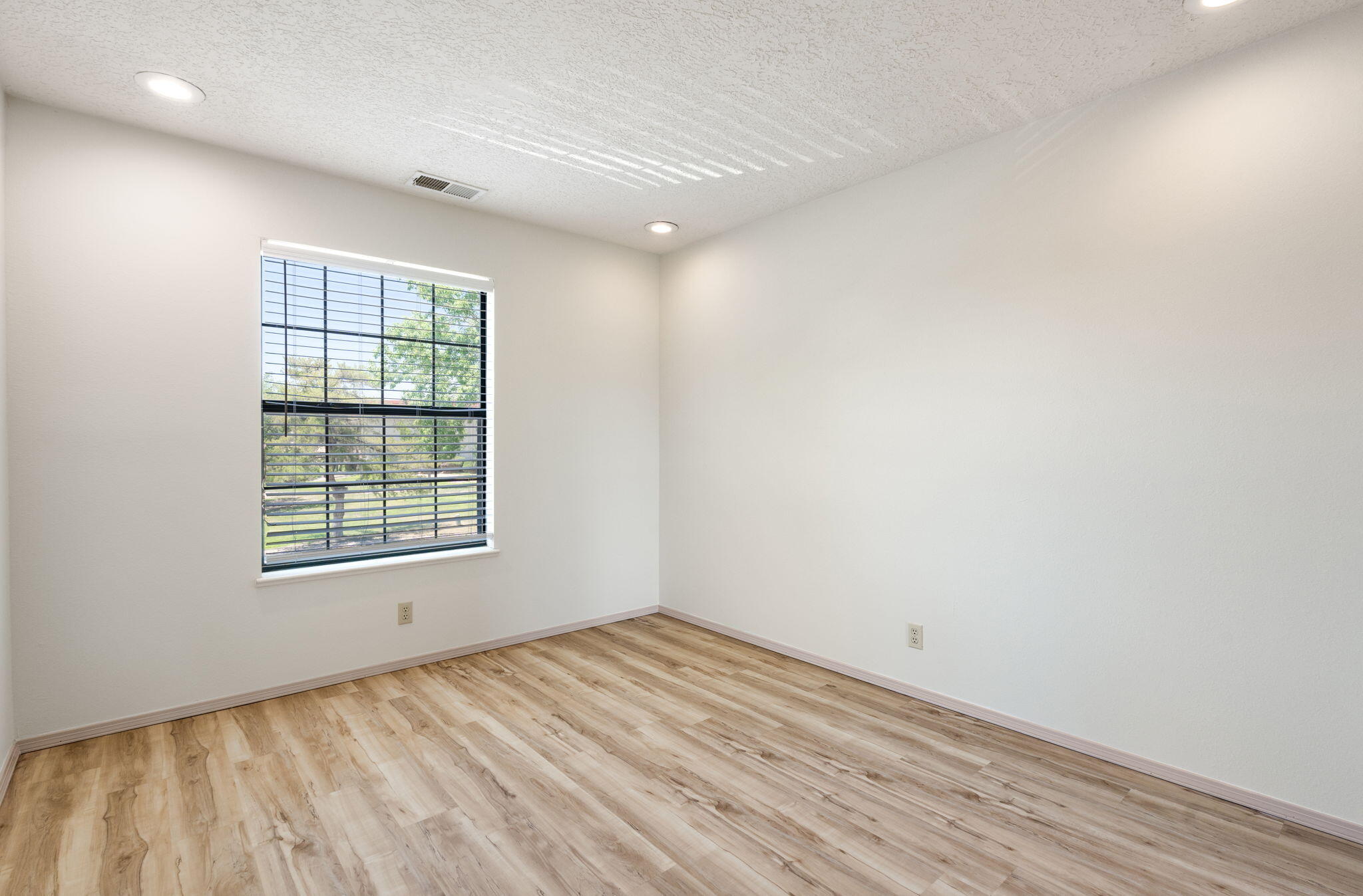827 Country Club Drive SE APT 2B