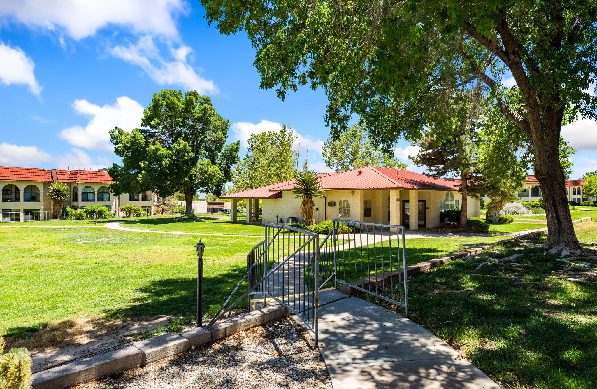 827 Country Club Drive SE APT 2B