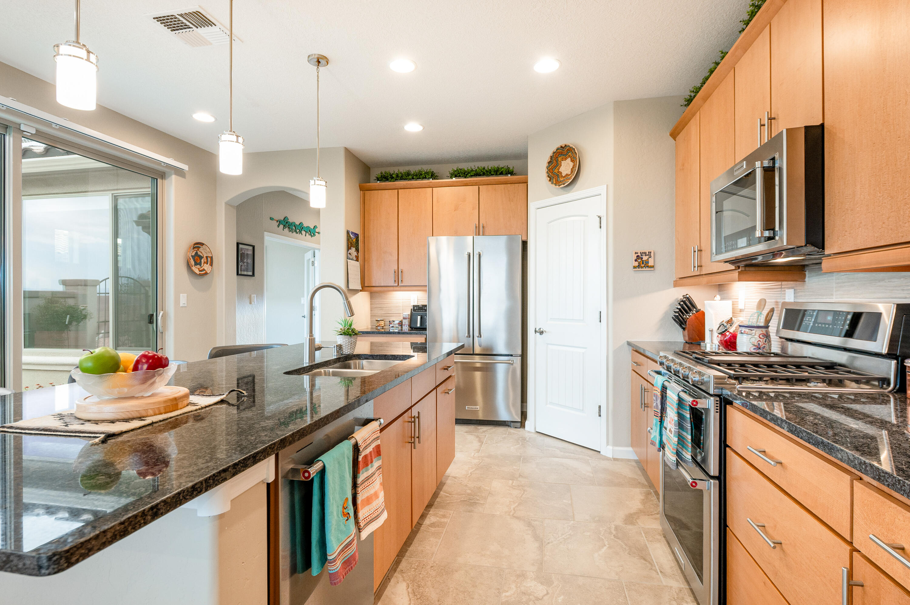 1600 Willow Canyon Trail NW