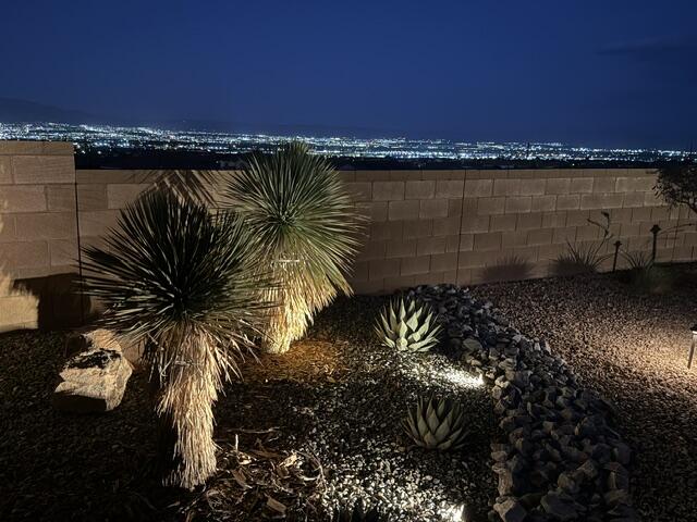 1600 Willow Canyon Trail NW