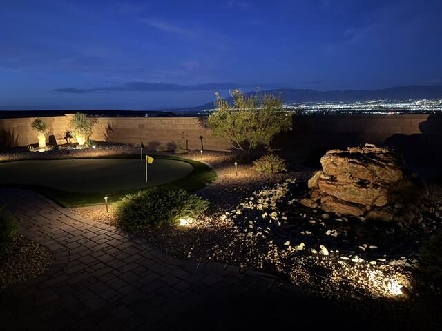 1600 Willow Canyon Trail NW