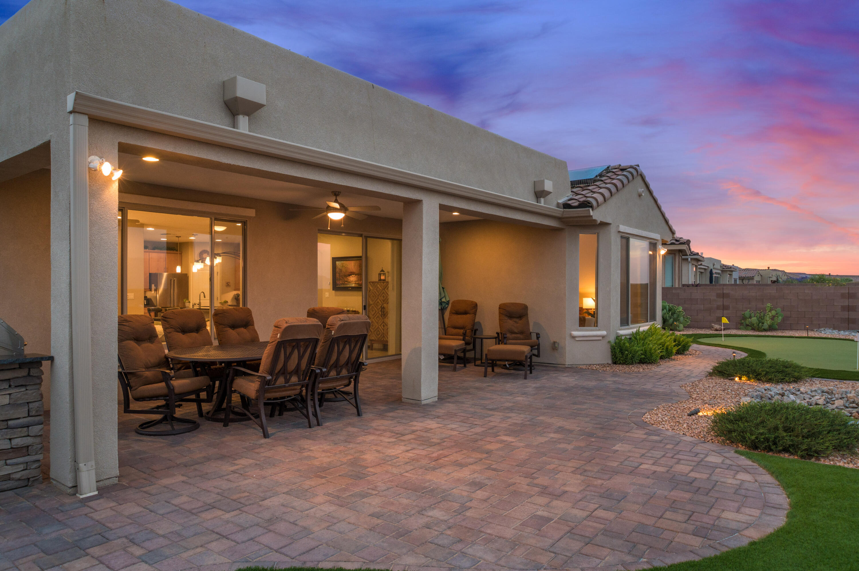 1600 Willow Canyon Trail NW