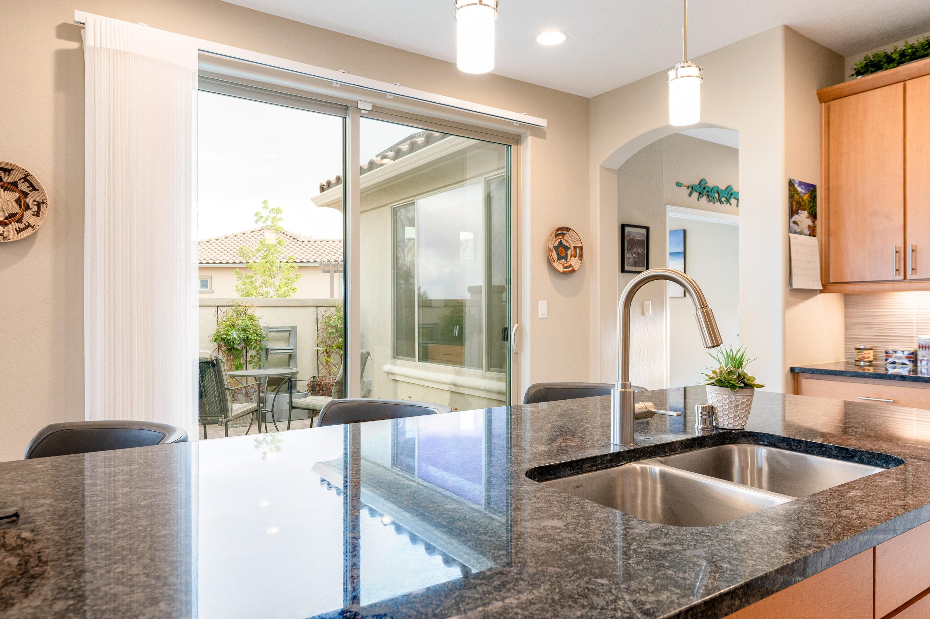 1600 Willow Canyon Trail NW